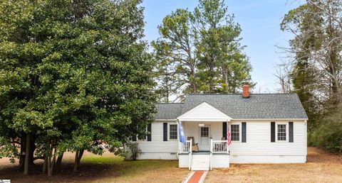 Photo of 2358 W Croft Circle, Spartanburg, SC 29302 (MLS # 1581090)
