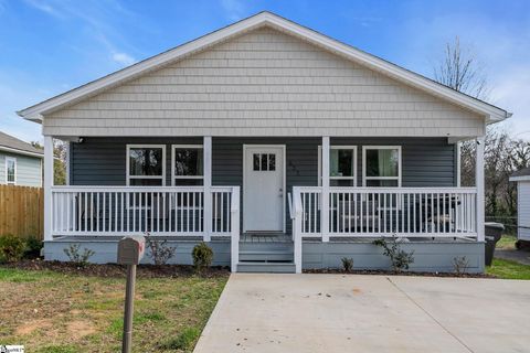 Photo of 621 Fulton Avenue, Spartanburg, SC 29303 (MLS # 1583883)