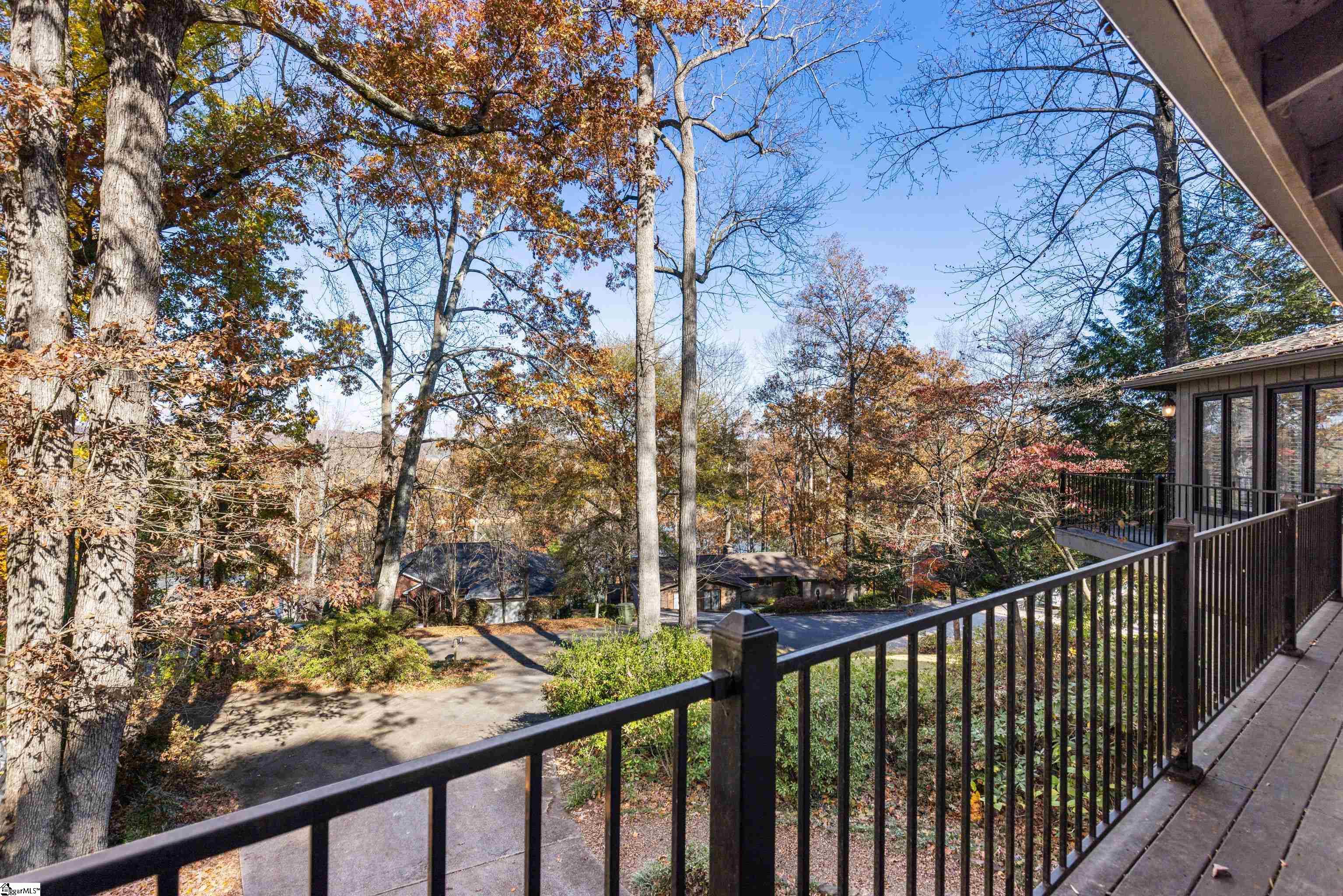 511 Shorecrest Drive