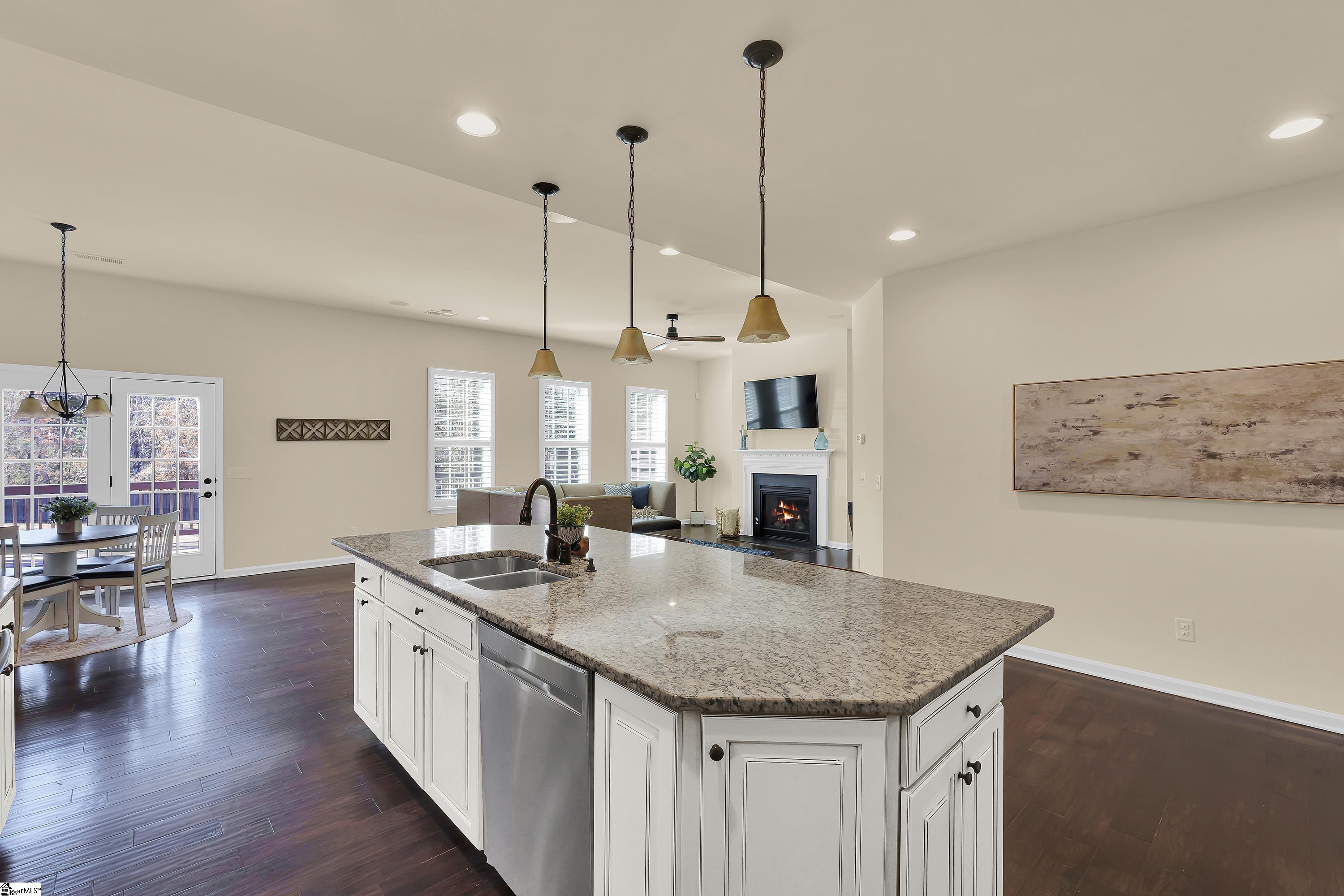 Duncan, South Carolina 29334, United States, 4 Bedrooms Bedrooms, ,3 BathroomsBathrooms,Residential,Contingent,8937