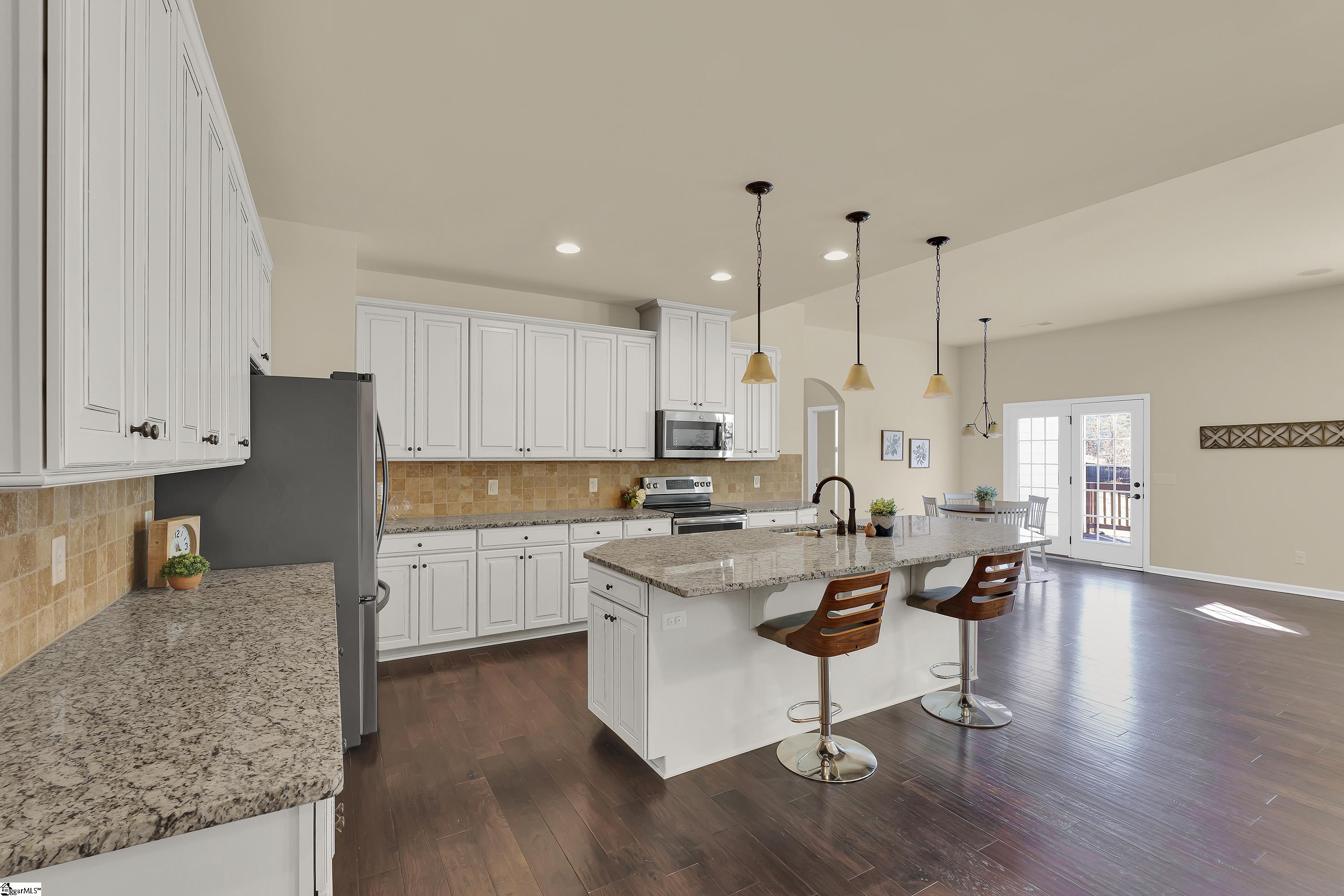 Duncan, South Carolina 29334, United States, 4 Bedrooms Bedrooms, ,3 BathroomsBathrooms,Residential,Contingent,8937