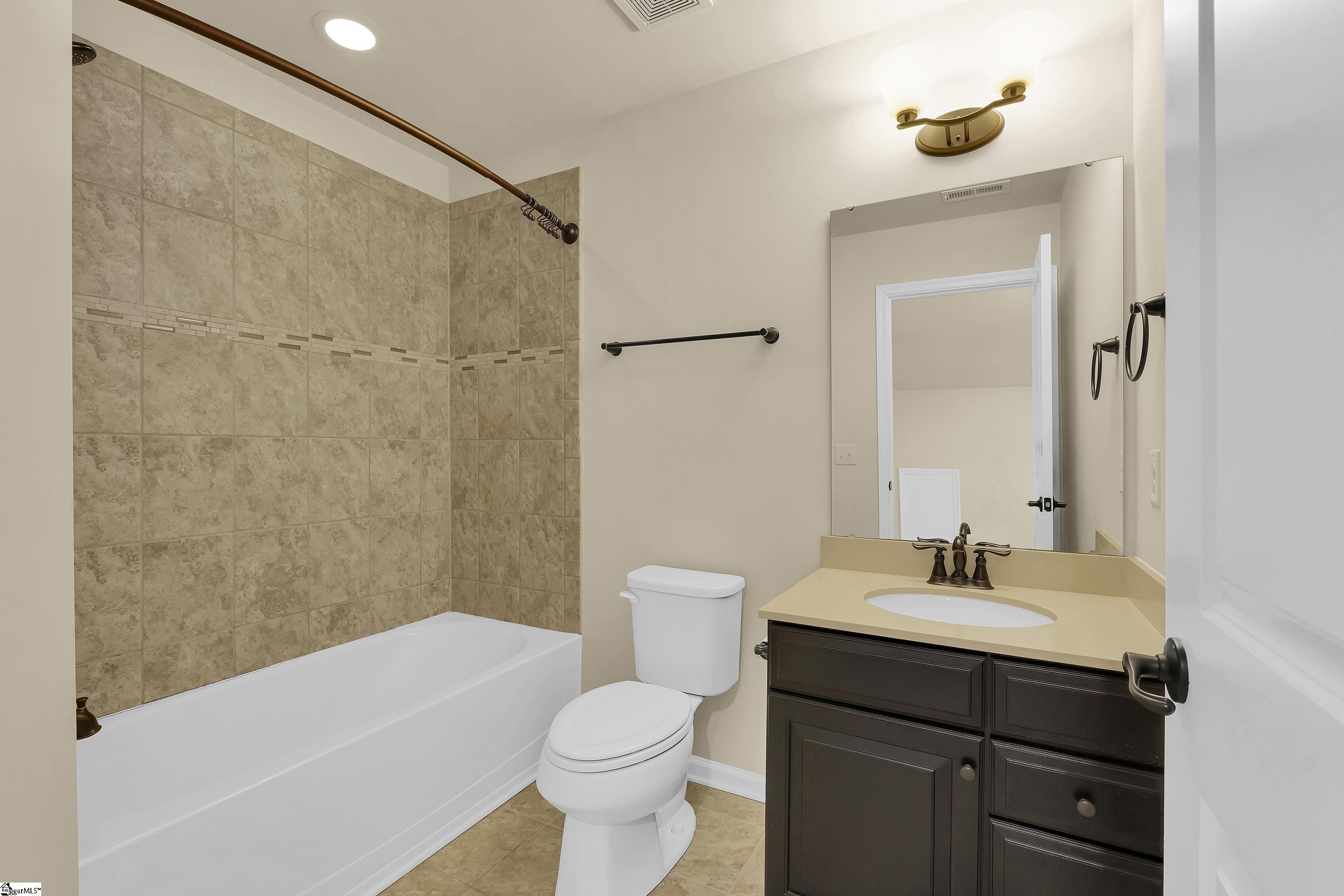 Duncan, South Carolina 29334, United States, 4 Bedrooms Bedrooms, ,3 BathroomsBathrooms,Residential,Contingent,8937