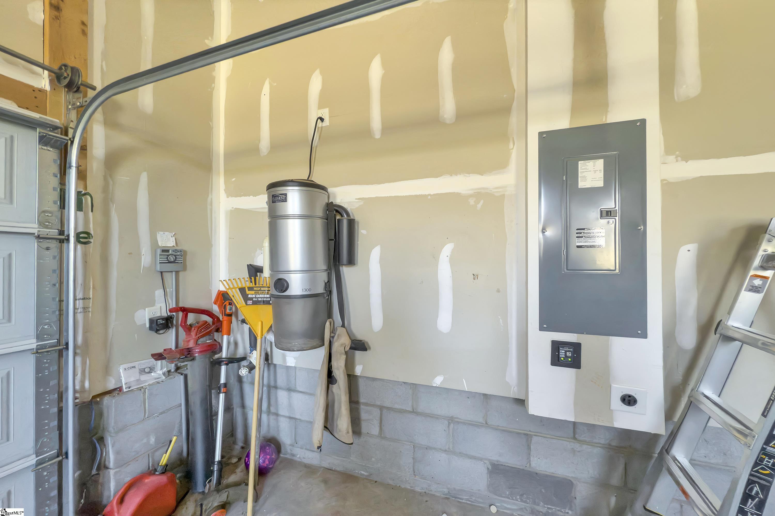 Duncan, South Carolina 29334, United States, 4 Bedrooms Bedrooms, ,3 BathroomsBathrooms,Residential,Contingent,8937