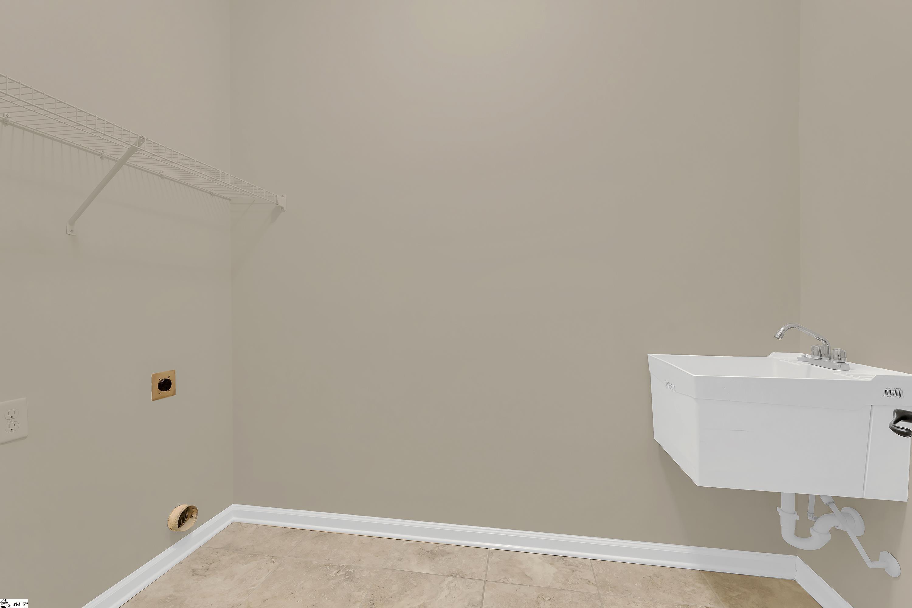 Duncan, South Carolina 29334, United States, 4 Bedrooms Bedrooms, ,3 BathroomsBathrooms,Residential,Contingent,8937