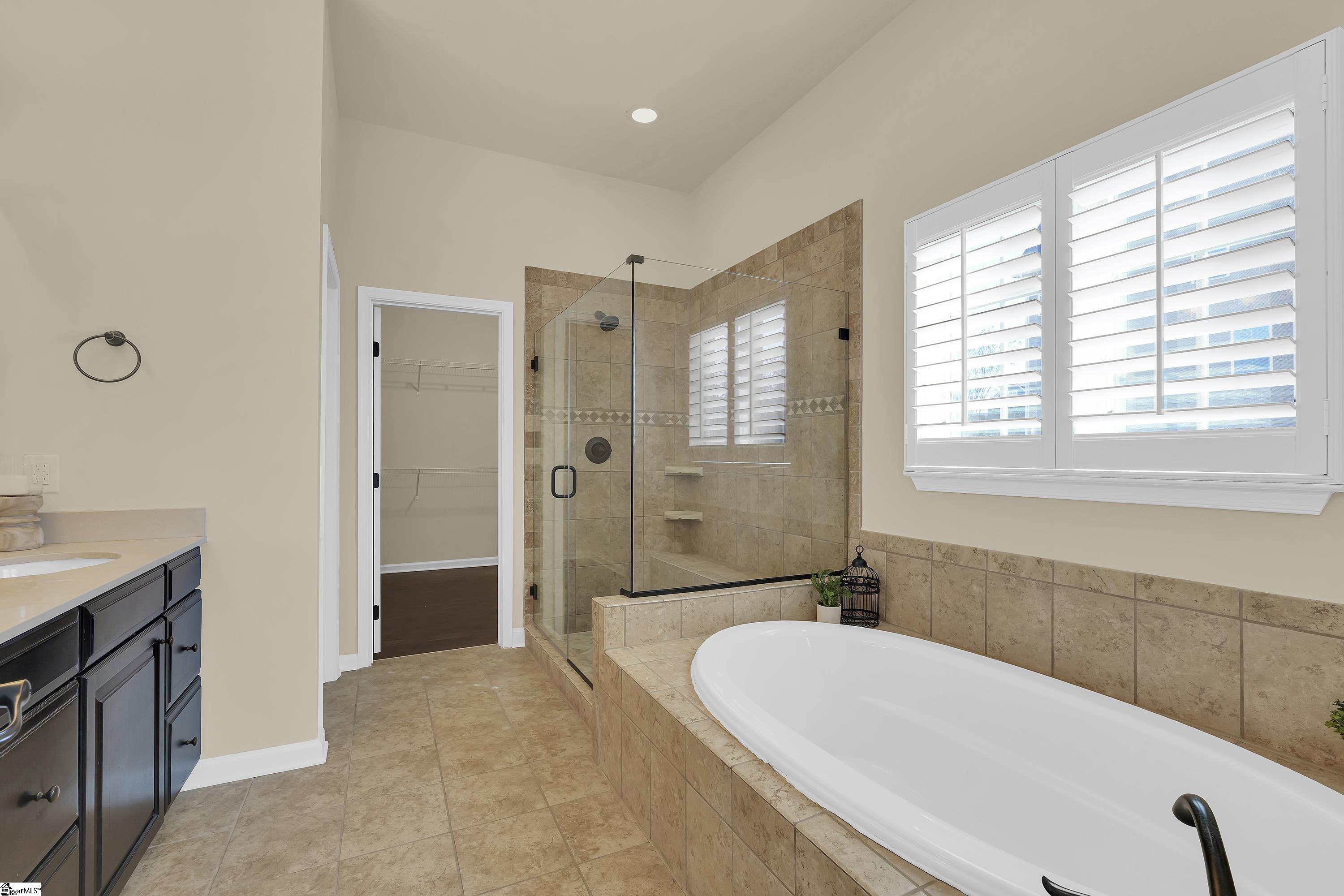 Duncan, South Carolina 29334, United States, 4 Bedrooms Bedrooms, ,3 BathroomsBathrooms,Residential,Contingent,8937