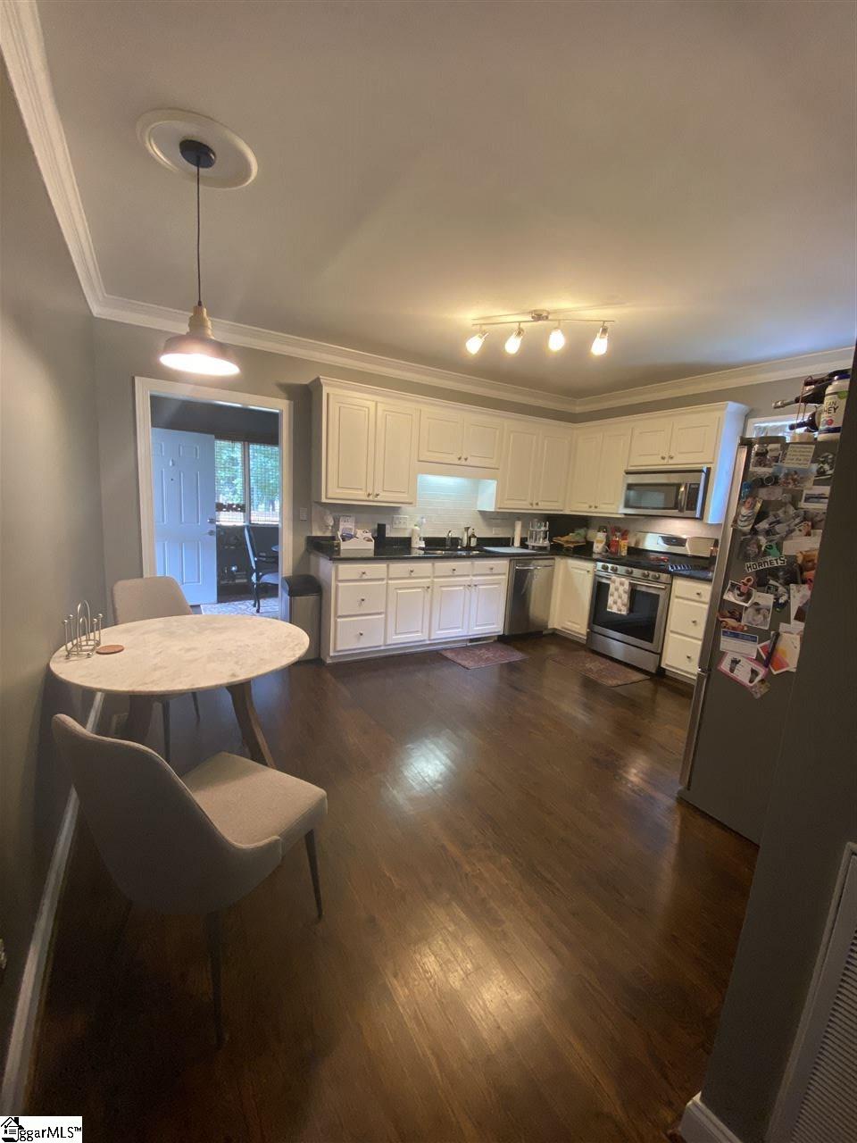 Greenville, South Carolina 29601, United States, 3 Bedrooms Bedrooms, ,2 BathroomsBathrooms,Residential,Active,95127