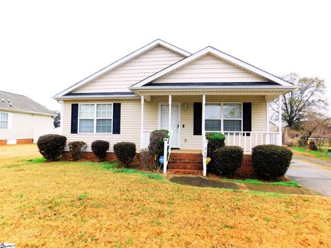 Photo of 209 Alice Avenue, Greenville, SC 29611 (MLS # 1576566)