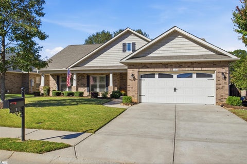 Photo of 3 Moonlit Drive, Greenville, SC 29605 (MLS # 1607429)