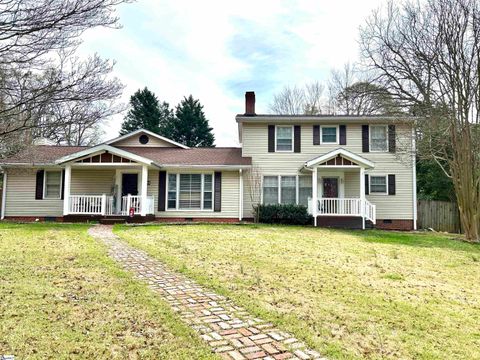 Photo of 323 Workman Avenue, Woodruff, SC 29388 (MLS # 1584841)