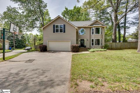Photo of 200 Forrester Creek Way, Greenville, SC 29607 (MLS # 1588511)