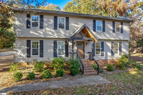 Photo of 236 Heathwood Drive, Spartanburg, SC 29307 (MLS # 1577253)