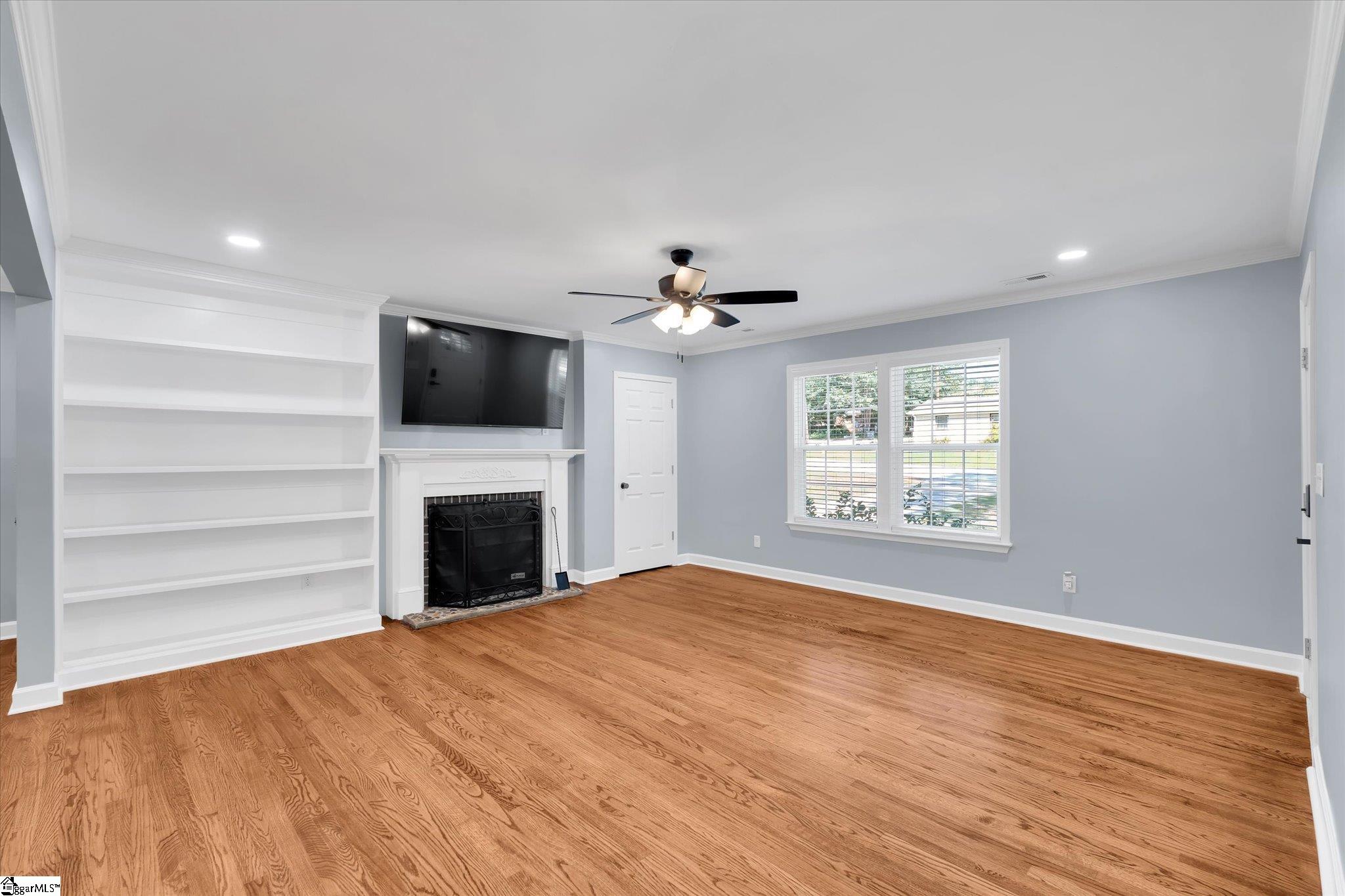 210 Paris View Drive