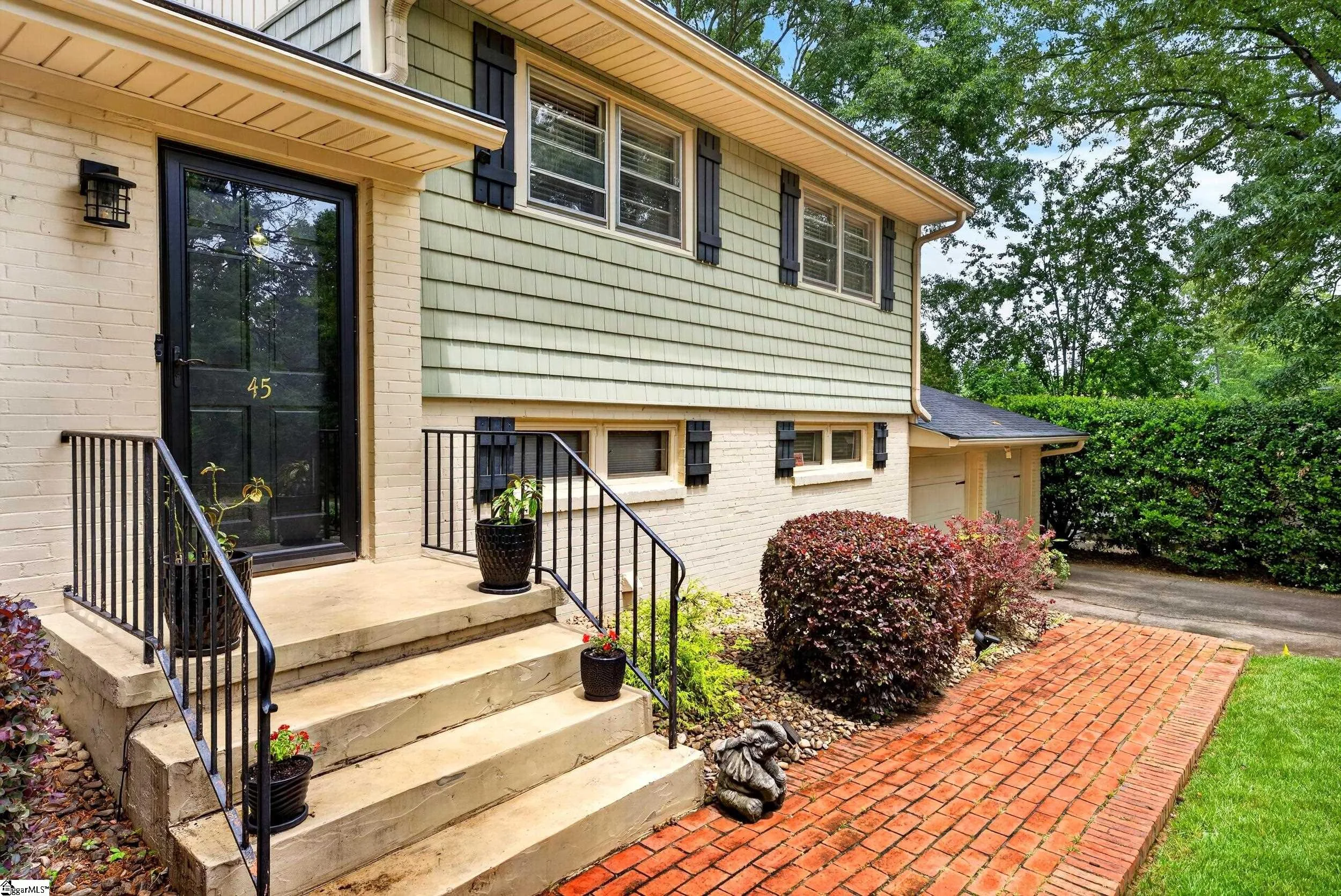 45 Ridgeway Drive