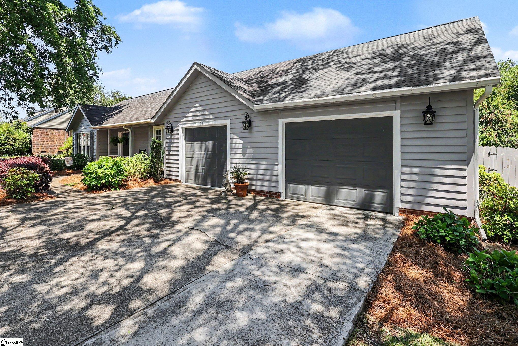 103 Walker Way Road, Simpsonville, SC Home for Sale 2 103 Walker Way Road