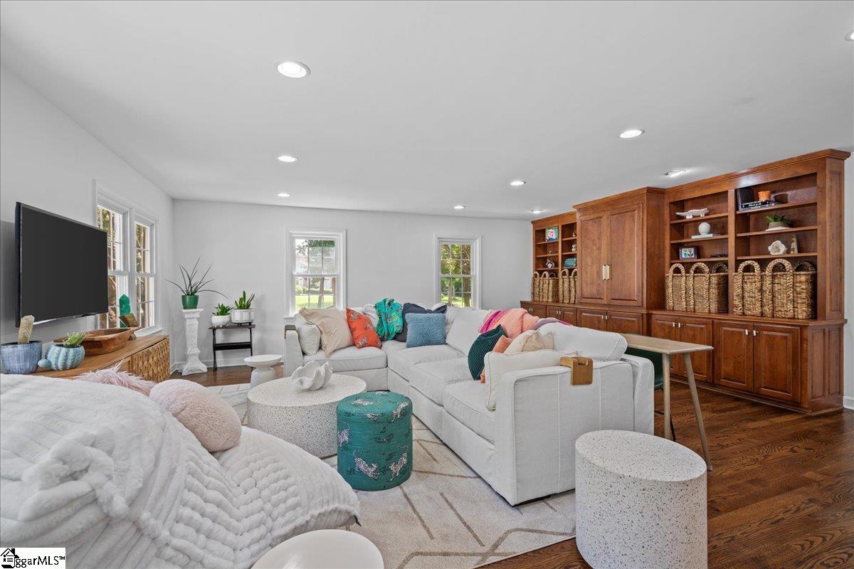 Greenville, South Carolina 29615, United States, 6 Bedrooms Bedrooms, ,4 BathroomsBathrooms,Residential,Active,169866