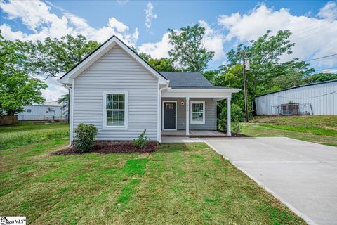 Photo of 438 N Forest Street, Spartanburg, SC 29303 (MLS # 1591763)