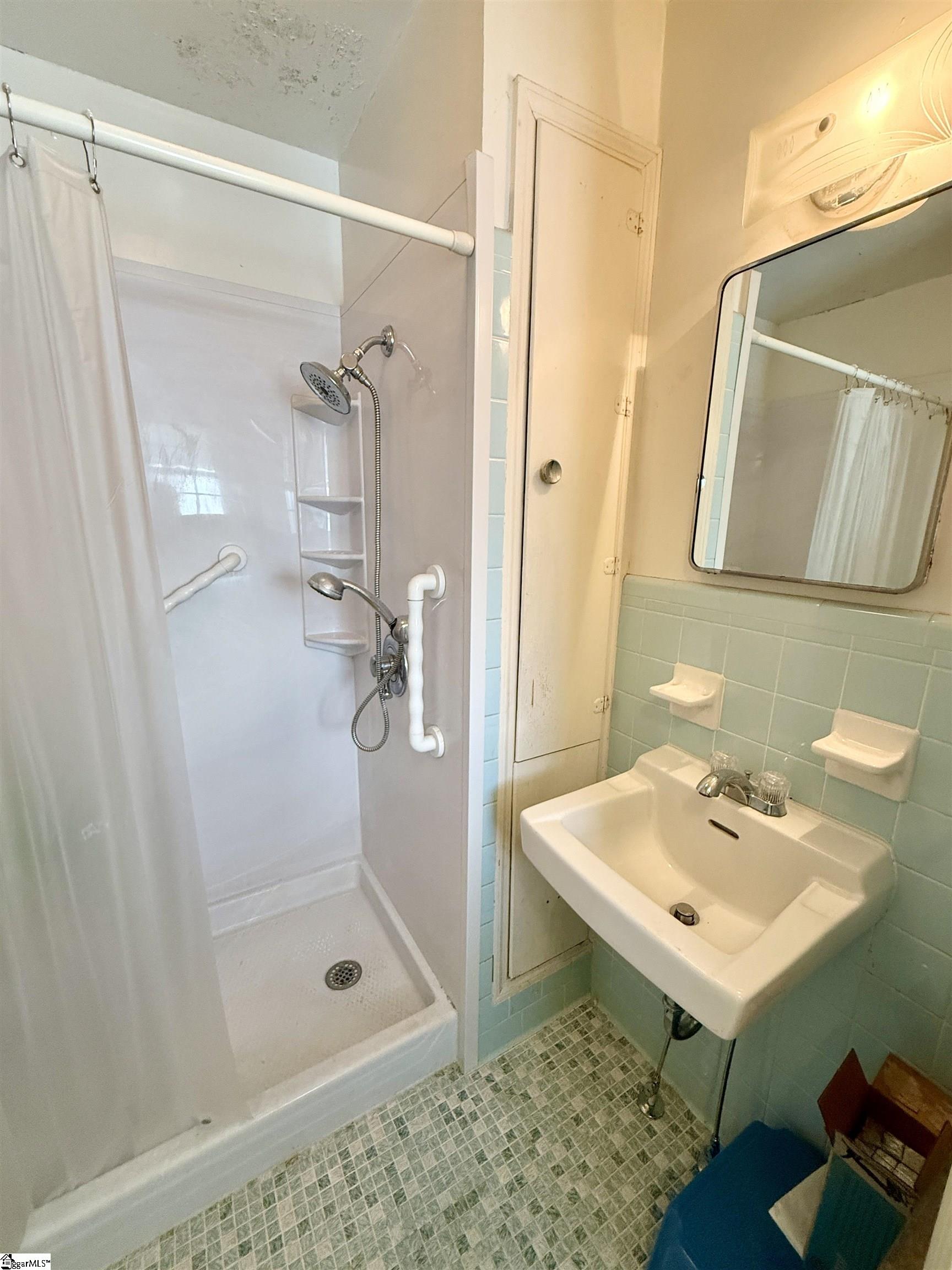 Clinton, South Carolina 29325, United States, 4 Bedrooms Bedrooms, ,3 BathroomsBathrooms,Residential,Active,182259