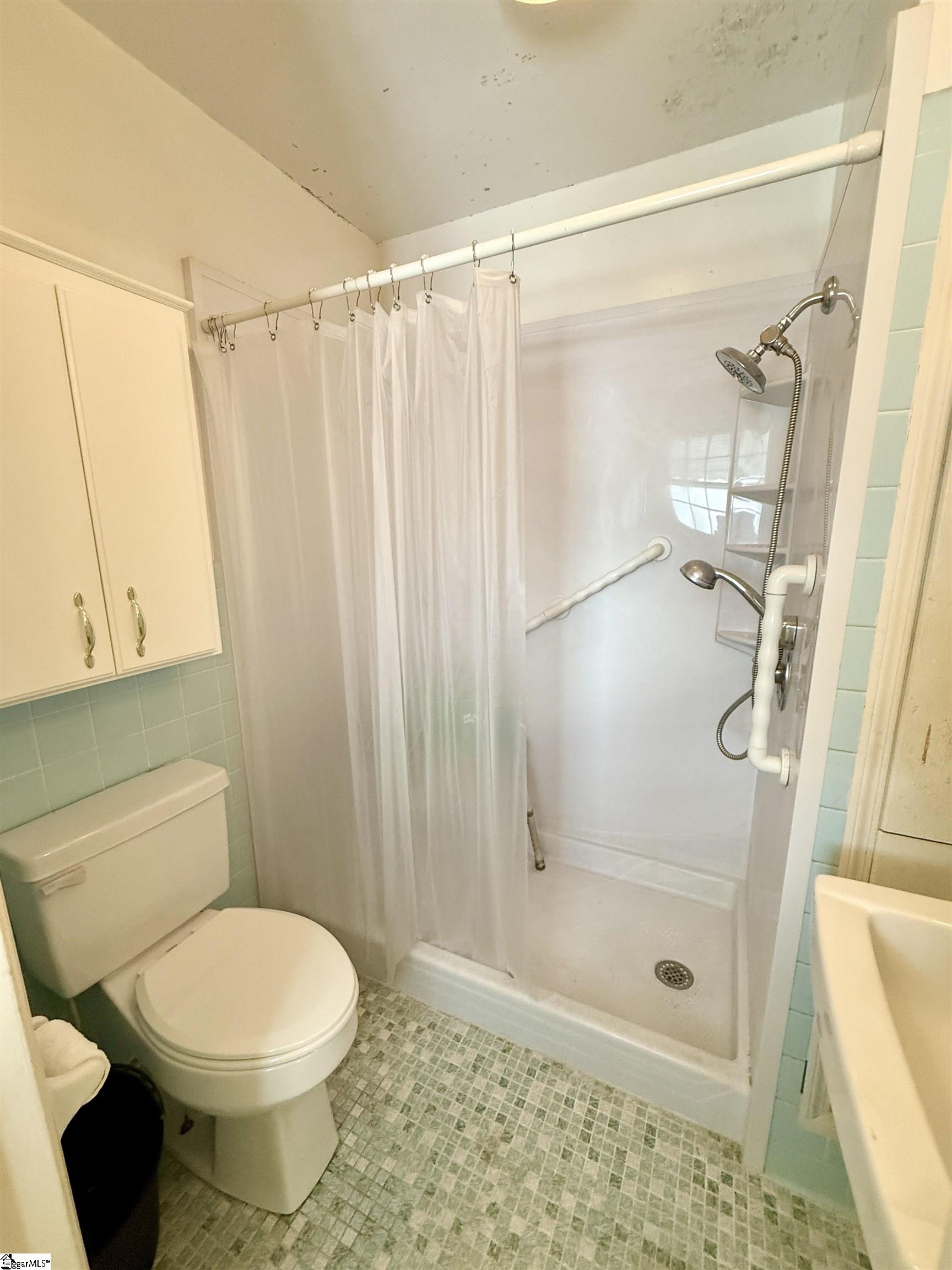 Clinton, South Carolina 29325, United States, 4 Bedrooms Bedrooms, ,3 BathroomsBathrooms,Residential,Active,182259