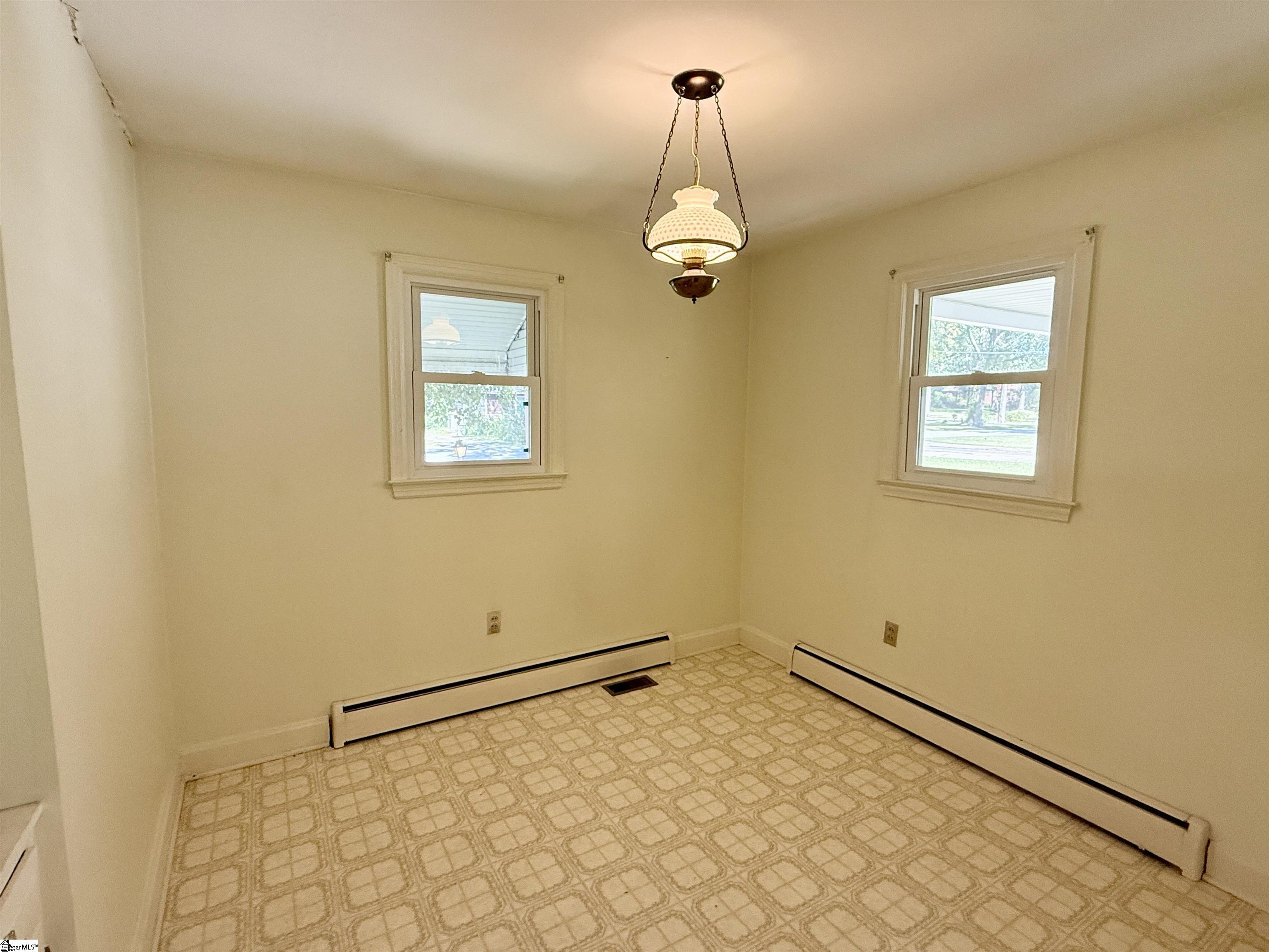 Clinton, South Carolina 29325, United States, 4 Bedrooms Bedrooms, ,3 BathroomsBathrooms,Residential,Active,182259