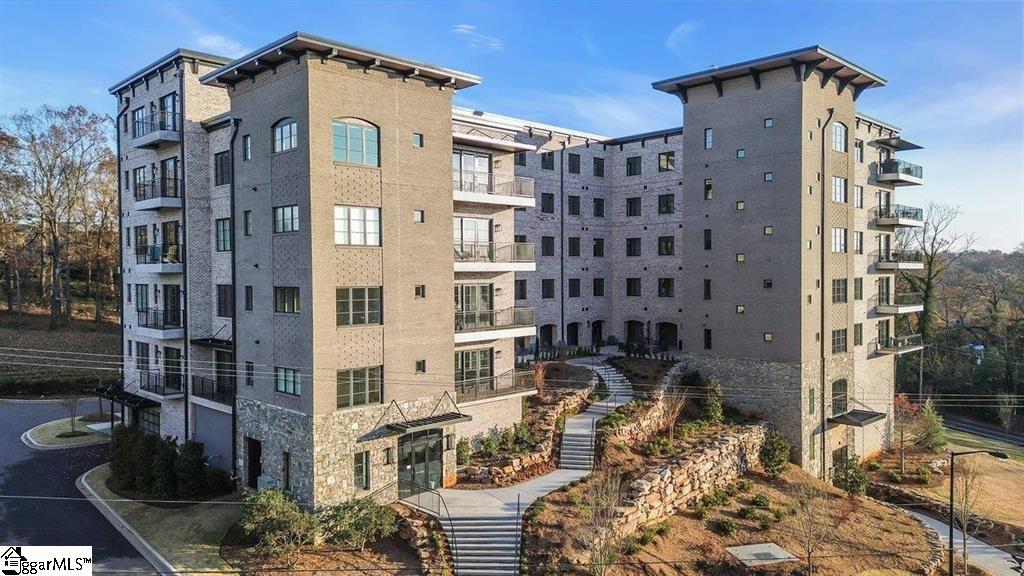 Greenville, South Carolina 29601, United States, 2 Bedrooms Bedrooms, ,2 BathroomsBathrooms,Residential,Active,75824