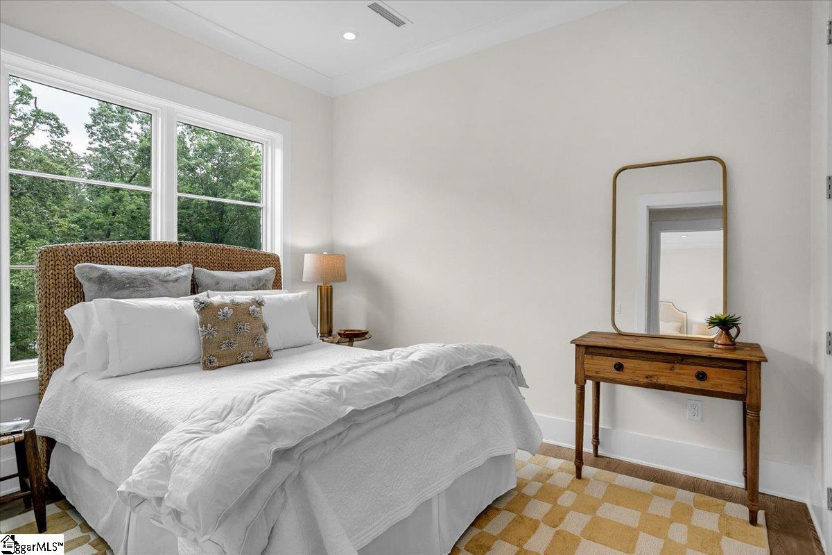 Greenville, South Carolina 29601, United States, 2 Bedrooms Bedrooms, ,2 BathroomsBathrooms,Residential,Active,75824