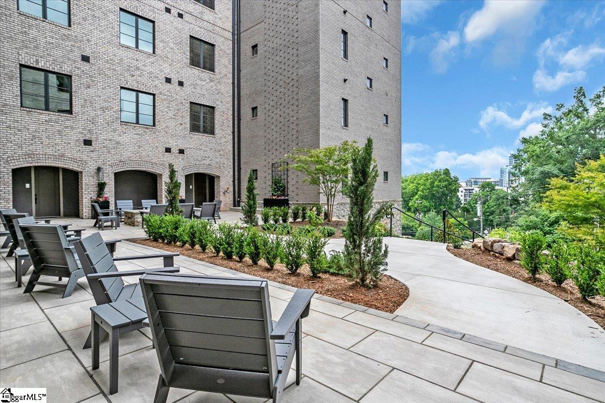 Greenville, South Carolina 29601, United States, 2 Bedrooms Bedrooms, ,2 BathroomsBathrooms,Residential,Active,75824