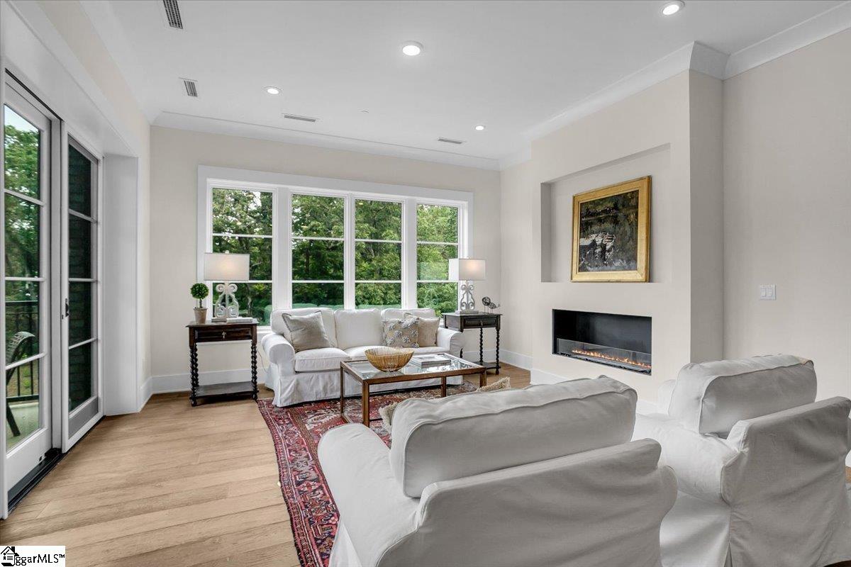 Greenville, South Carolina 29601, United States, 2 Bedrooms Bedrooms, ,2 BathroomsBathrooms,Residential,Active,75824