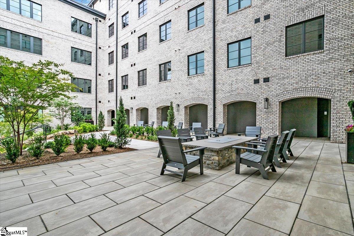 Greenville, South Carolina 29601, United States, 2 Bedrooms Bedrooms, ,2 BathroomsBathrooms,Residential,Active,75824