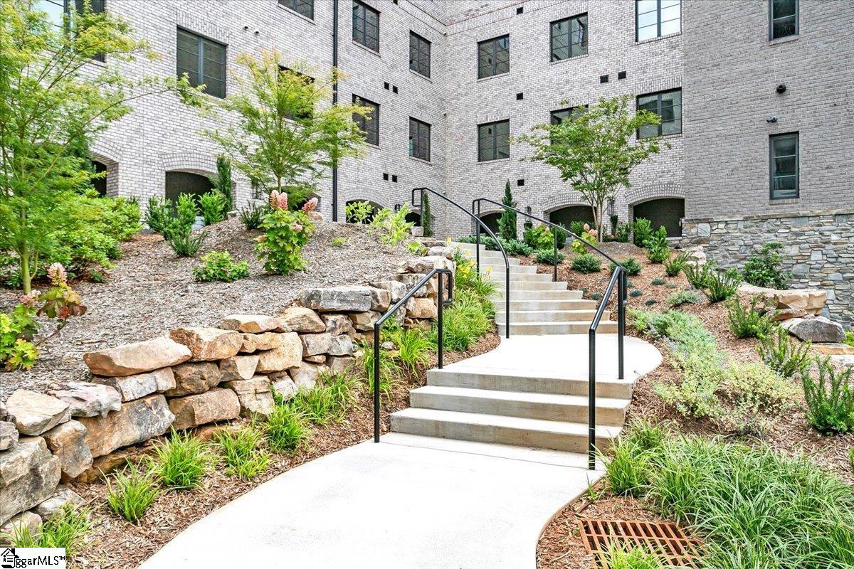 Greenville, South Carolina 29601, United States, 2 Bedrooms Bedrooms, ,2 BathroomsBathrooms,Residential,Active,75824