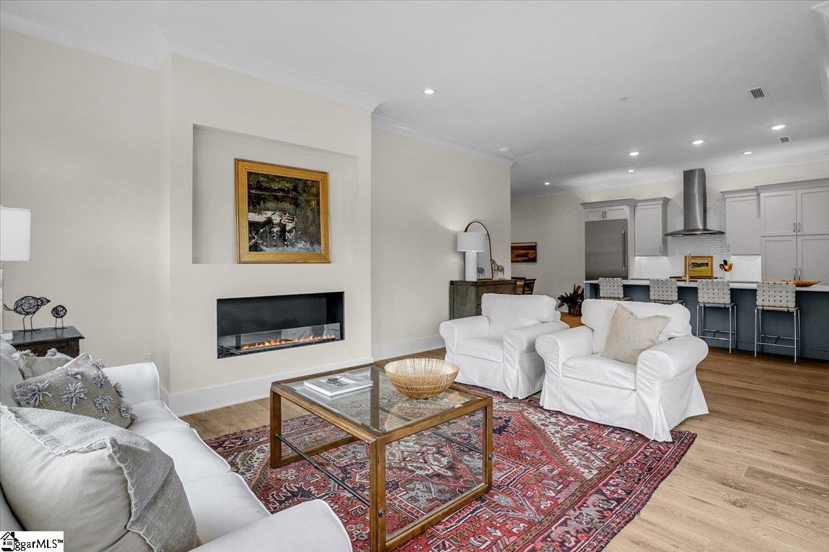 Greenville, South Carolina 29601, United States, 2 Bedrooms Bedrooms, ,2 BathroomsBathrooms,Residential,Active,75824