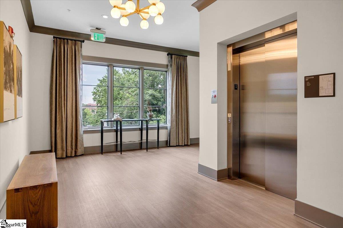 Greenville, South Carolina 29601, United States, 2 Bedrooms Bedrooms, ,2 BathroomsBathrooms,Residential,Active,75824