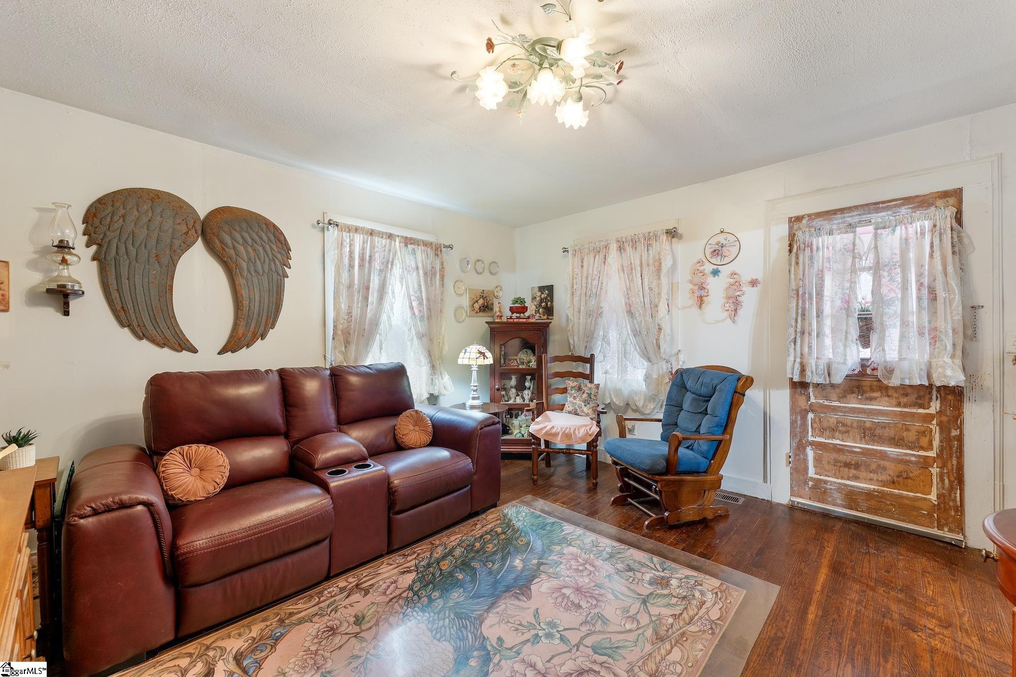 342 N Hampton Avenue