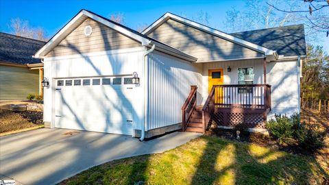 Photo of 173 Riverside Drive, Taylors, SC 29687 (MLS # 1582150)