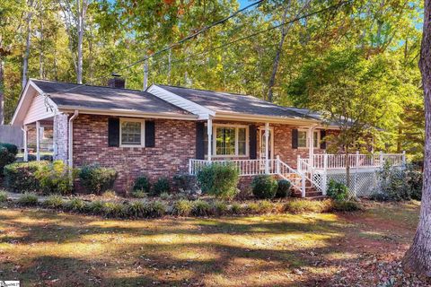 Photo of 305 Greenbriar Drive, Liberty, SC 29657 (MLS # 1573375)