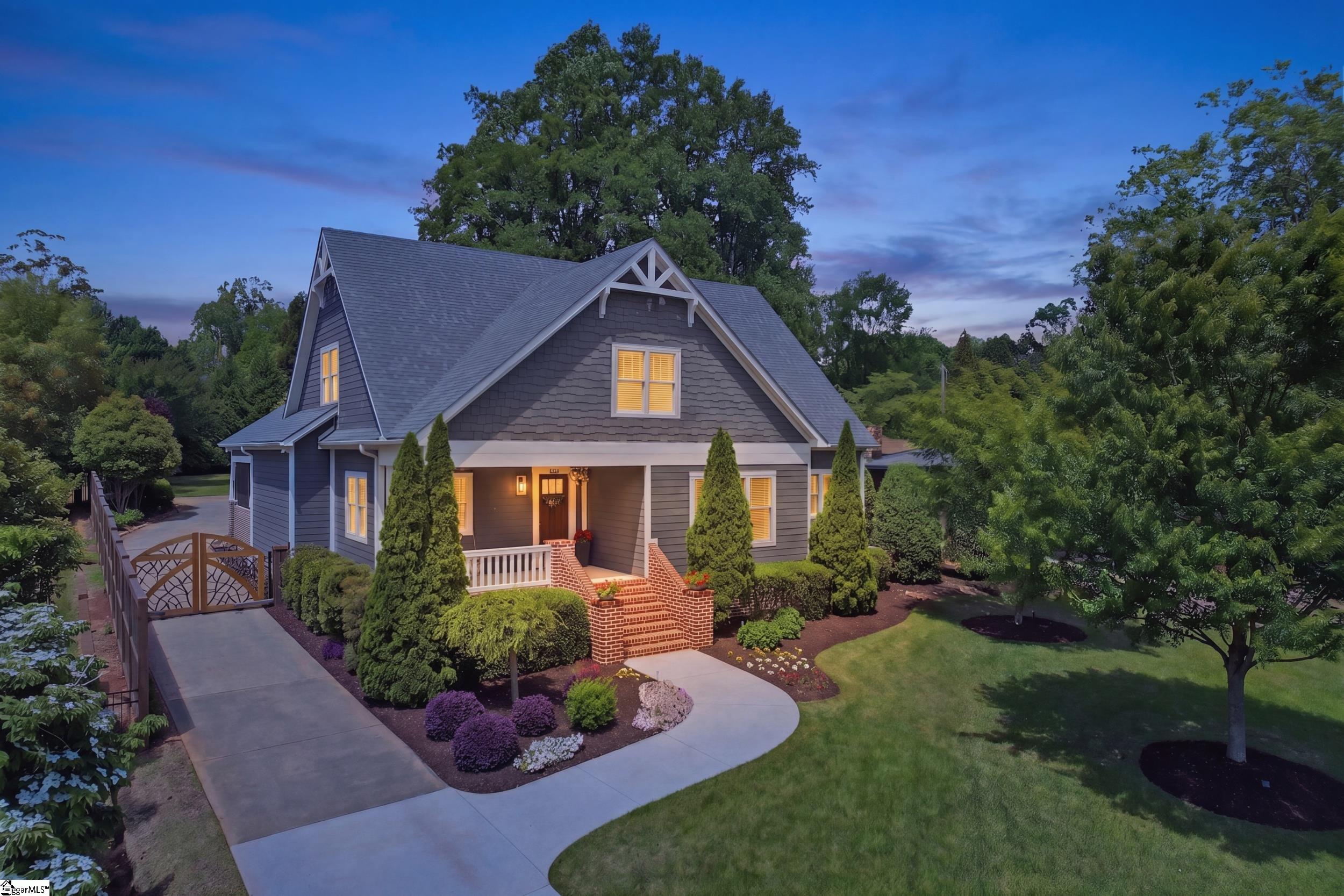 217 E Avondale Drive