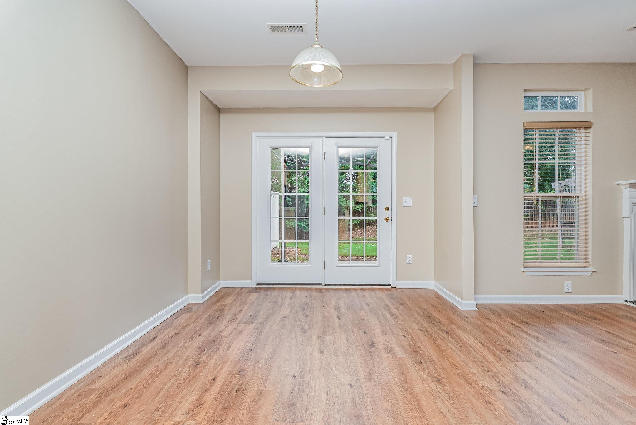 Greenville, South Carolina 29615, United States, 3 Bedrooms Bedrooms, ,3 BathroomsBathrooms,Residential,Active,221718