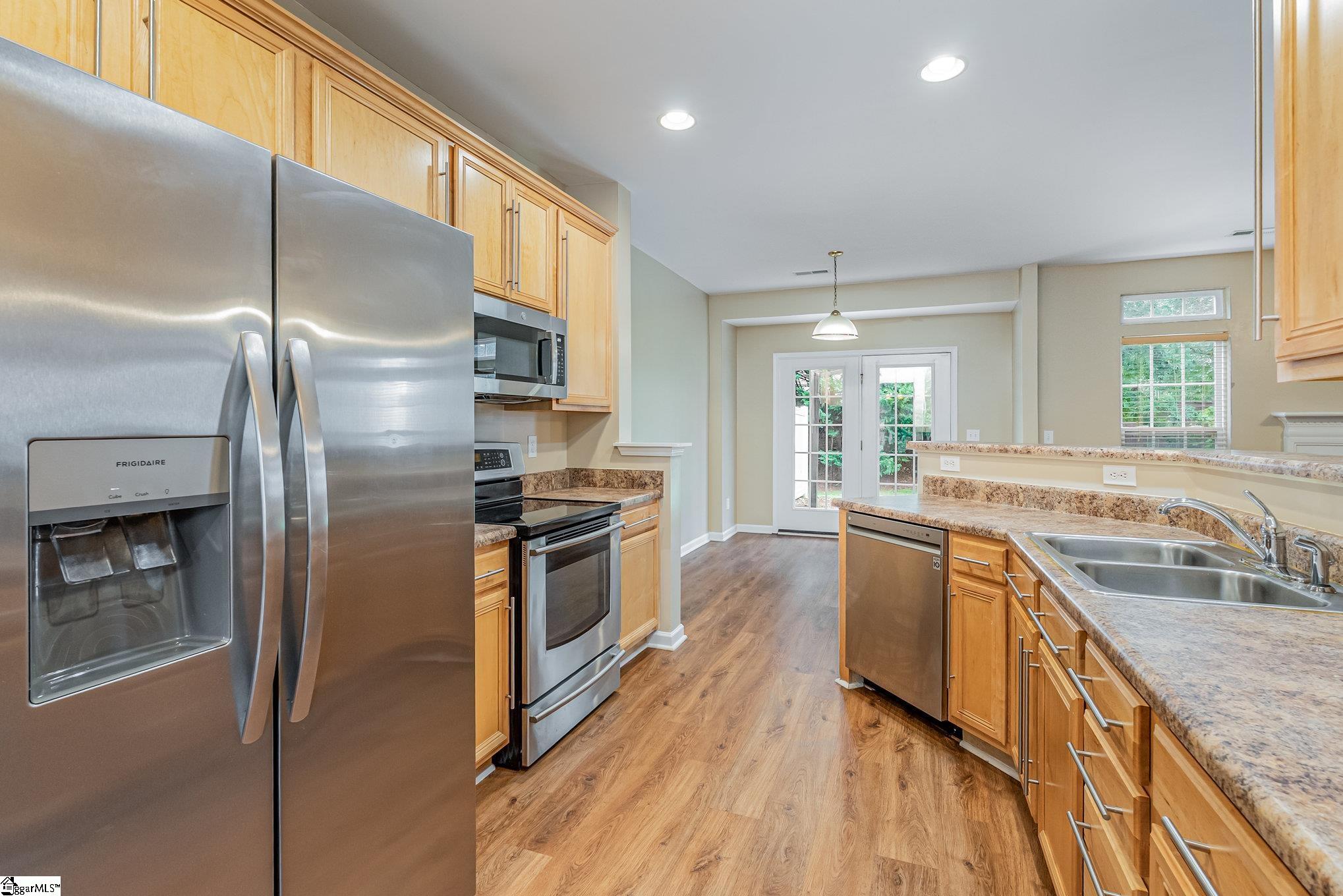 Greenville, South Carolina 29615, United States, 3 Bedrooms Bedrooms, ,3 BathroomsBathrooms,Residential,Active,221718