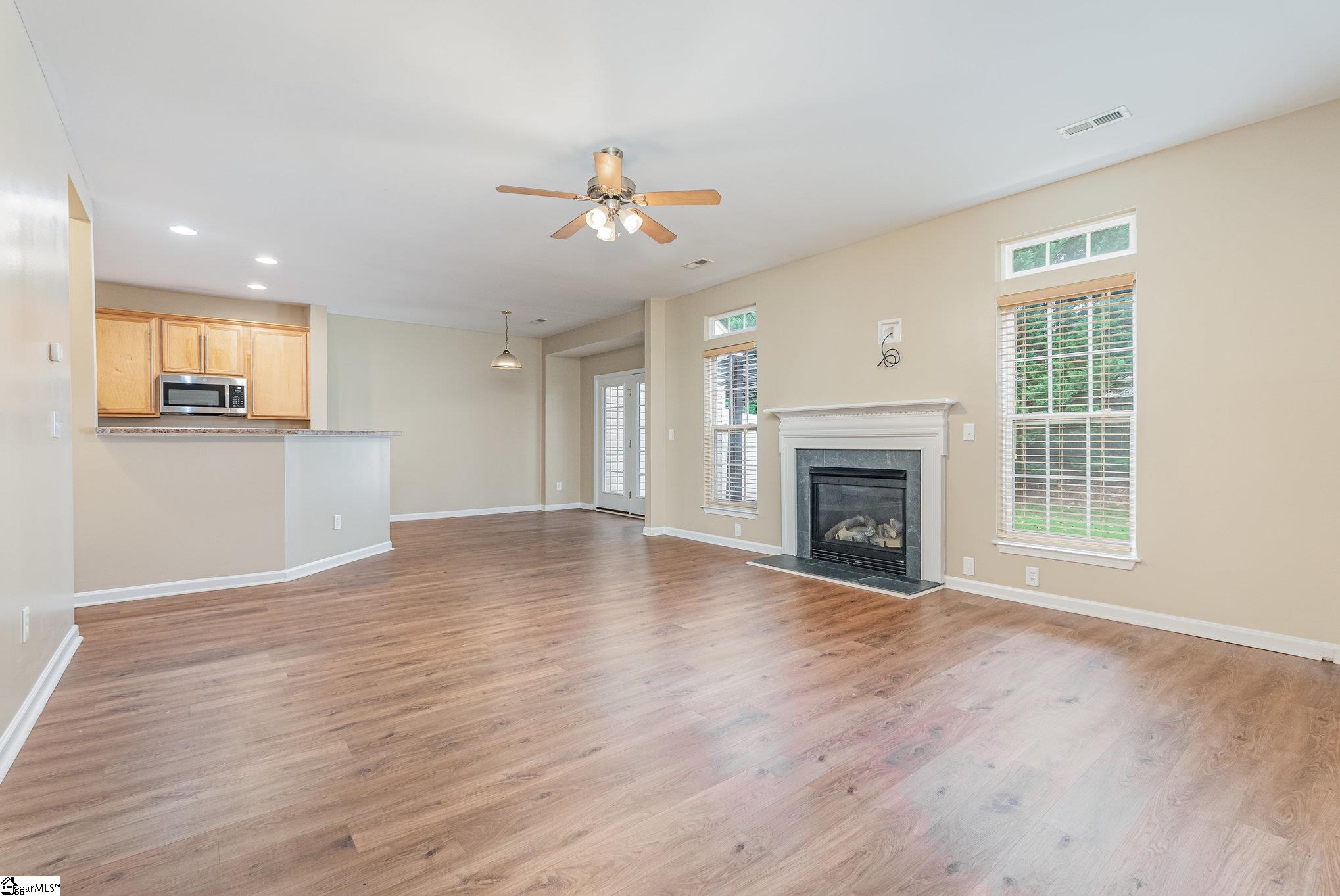 Greenville, South Carolina 29615, United States, 3 Bedrooms Bedrooms, ,3 BathroomsBathrooms,Residential,Active,221718