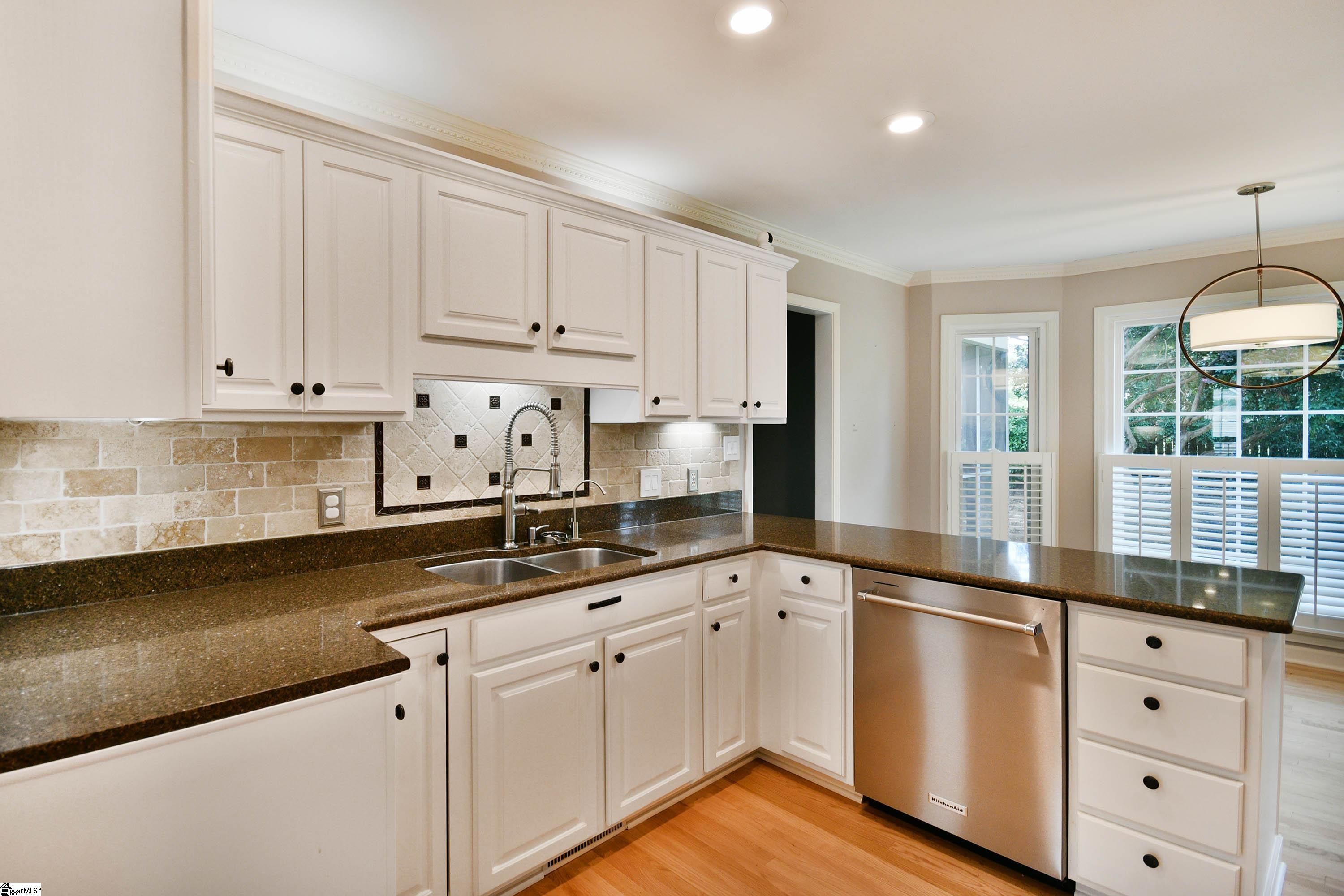 Greenville, South Carolina 29607, United States, 4 Bedrooms Bedrooms, ,3 BathroomsBathrooms,Residential,Active,203842