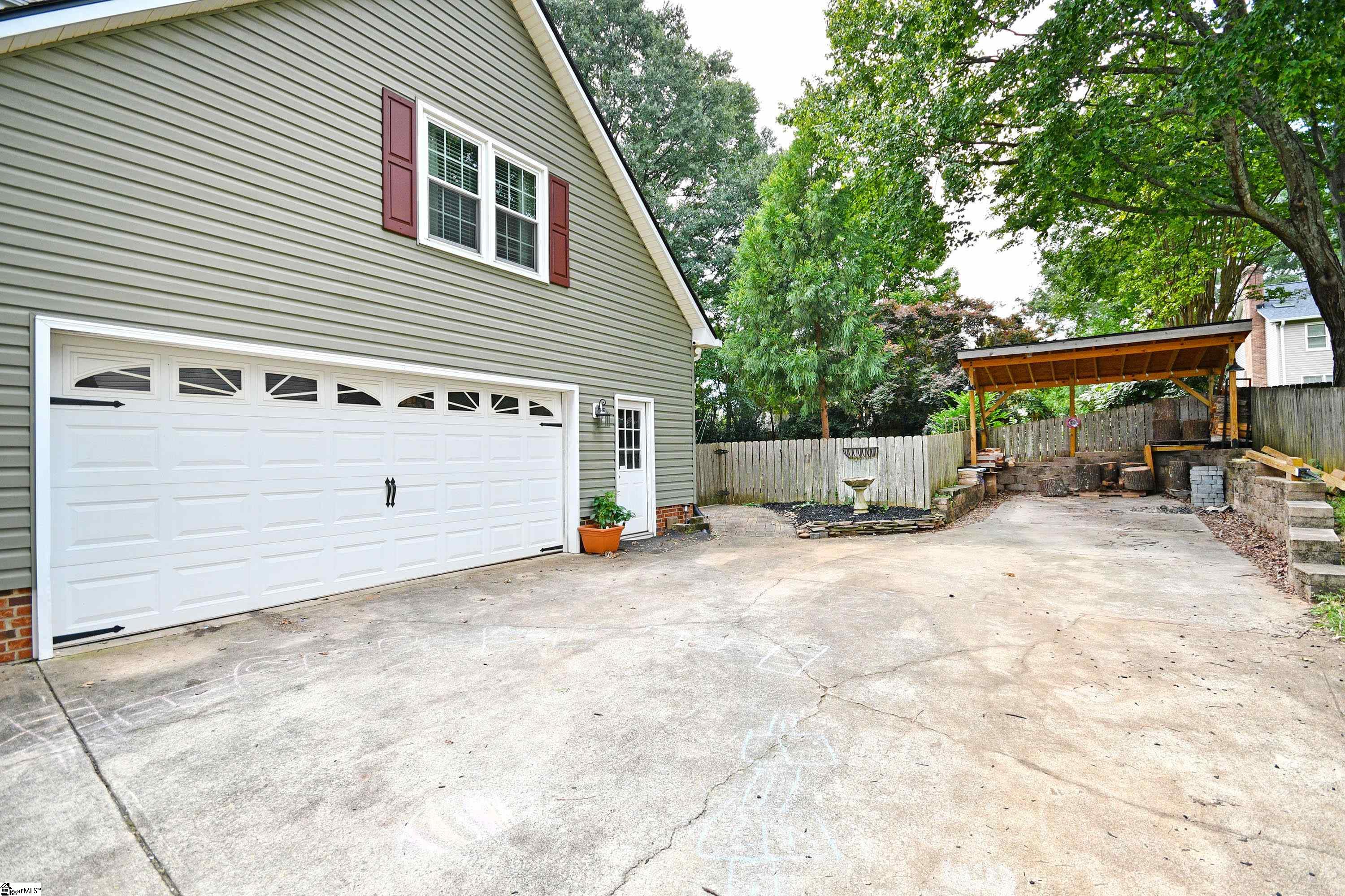 Greenville, South Carolina 29607, United States, 4 Bedrooms Bedrooms, ,3 BathroomsBathrooms,Residential,Active,203842