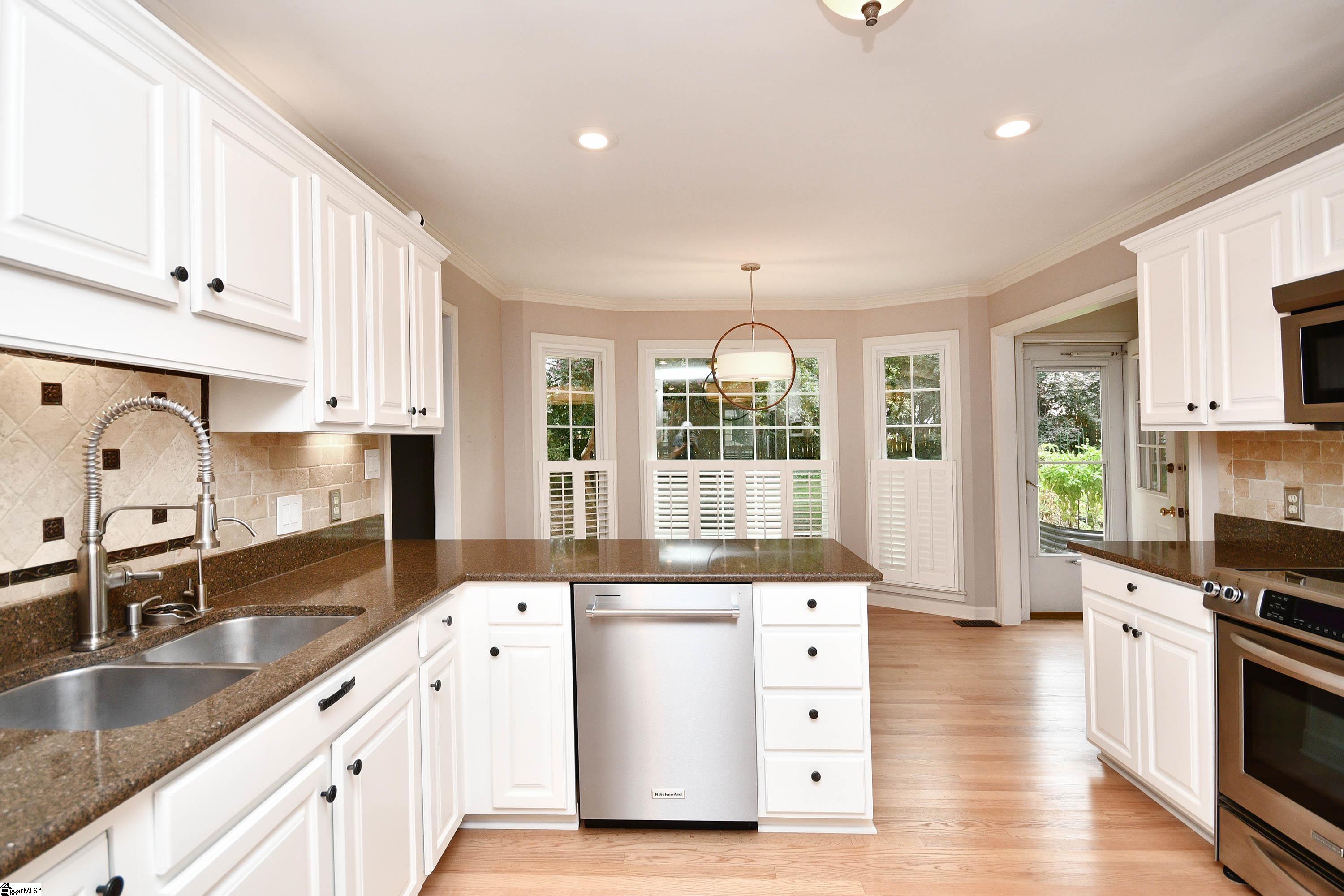 Greenville, South Carolina 29607, United States, 4 Bedrooms Bedrooms, ,3 BathroomsBathrooms,Residential,Active,203842