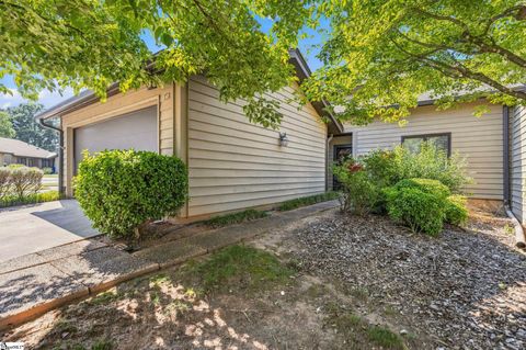 Photo of 417 Sparrow Hawk Court, Greer, SC 29650 (MLS # 1595357)