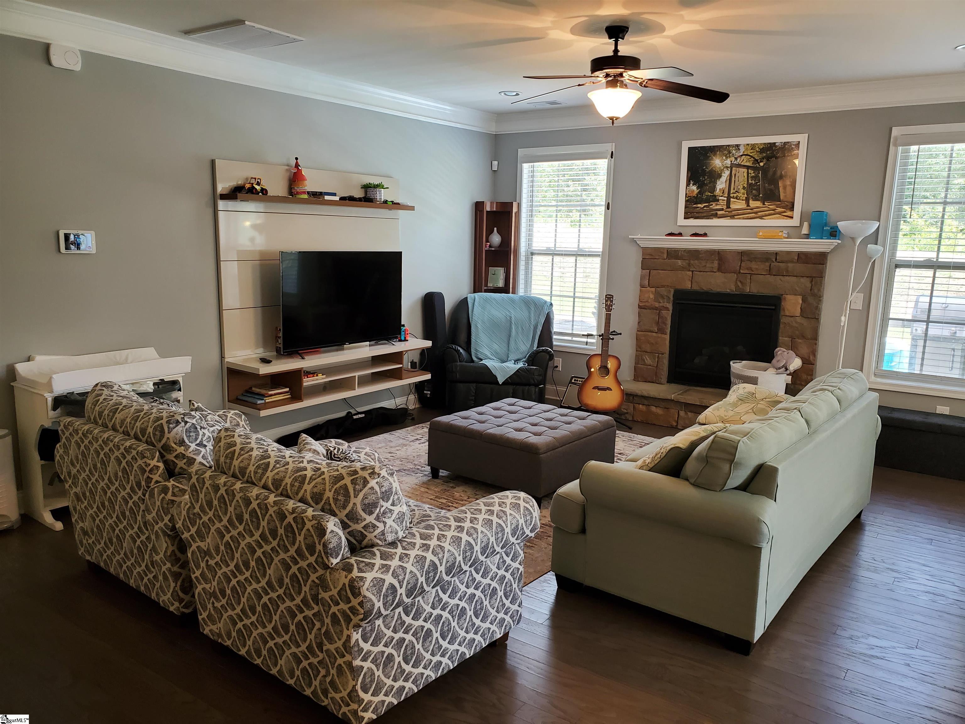 Taylors, South Carolina 29687, United States, 4 Bedrooms Bedrooms, ,3 BathroomsBathrooms,Residential,Contingent,156558