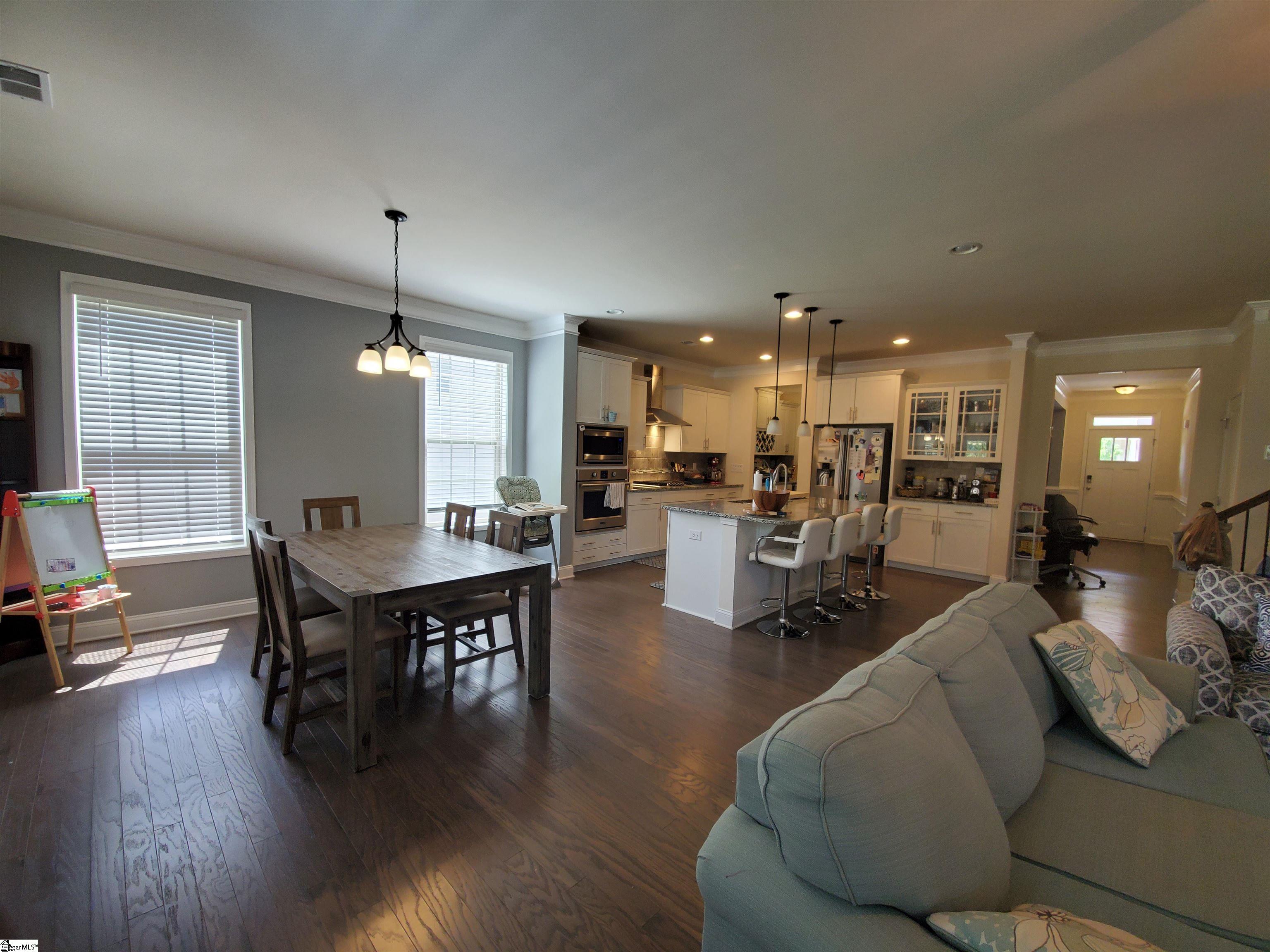 Taylors, South Carolina 29687, United States, 4 Bedrooms Bedrooms, ,3 BathroomsBathrooms,Residential,Contingent,156558