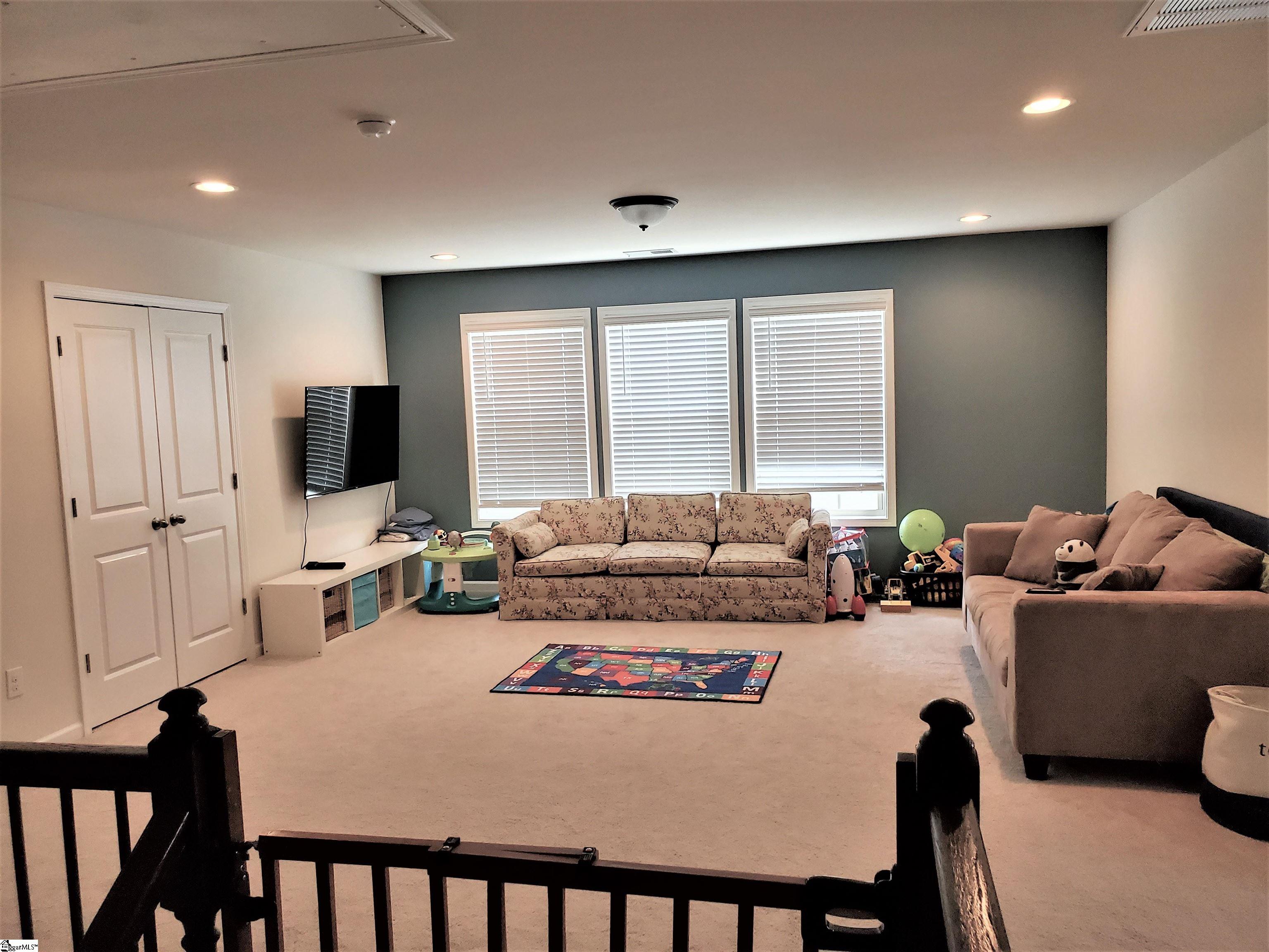 Taylors, South Carolina 29687, United States, 4 Bedrooms Bedrooms, ,3 BathroomsBathrooms,Residential,Contingent,156558