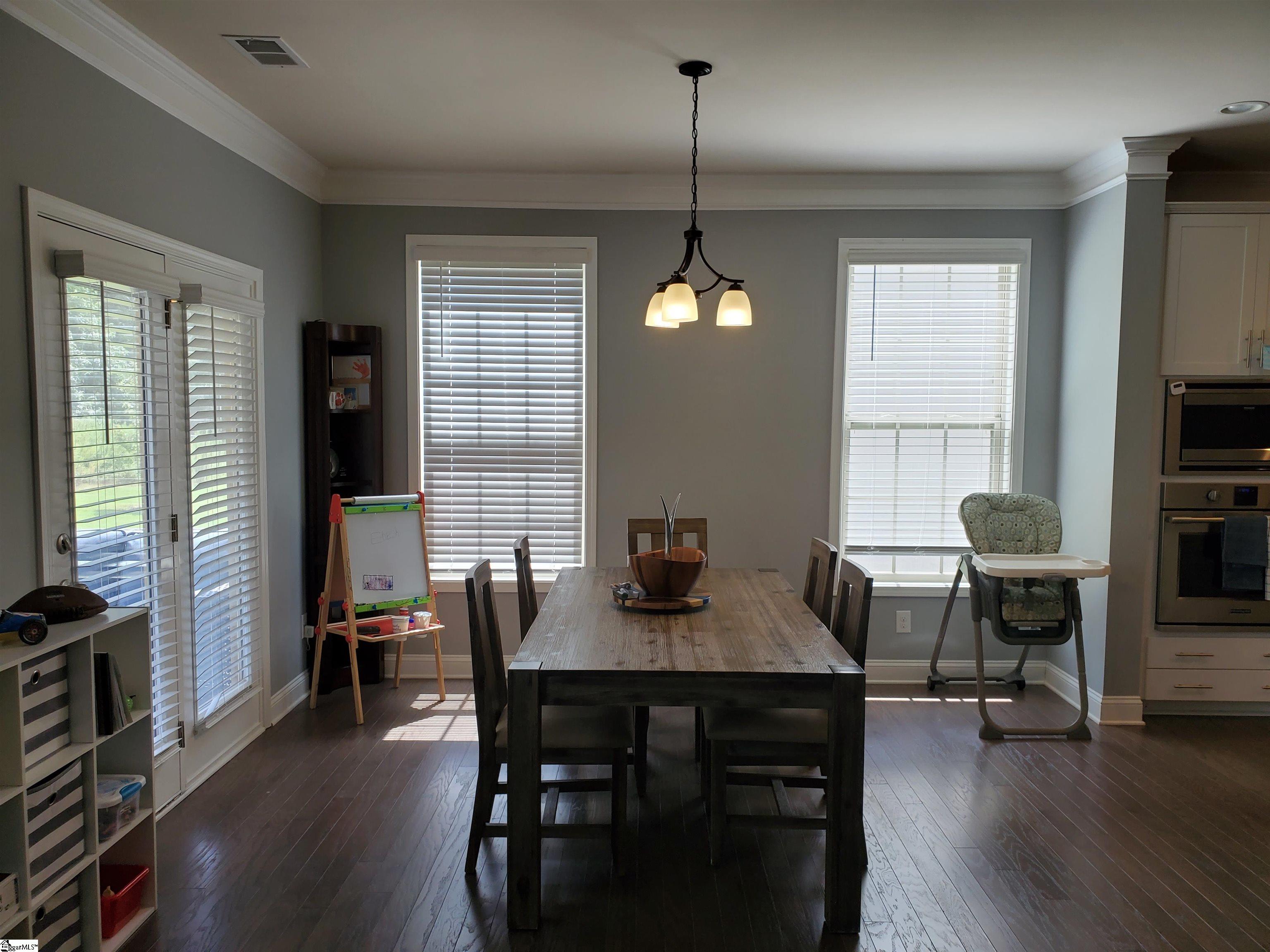 Taylors, South Carolina 29687, United States, 4 Bedrooms Bedrooms, ,3 BathroomsBathrooms,Residential,Contingent,156558