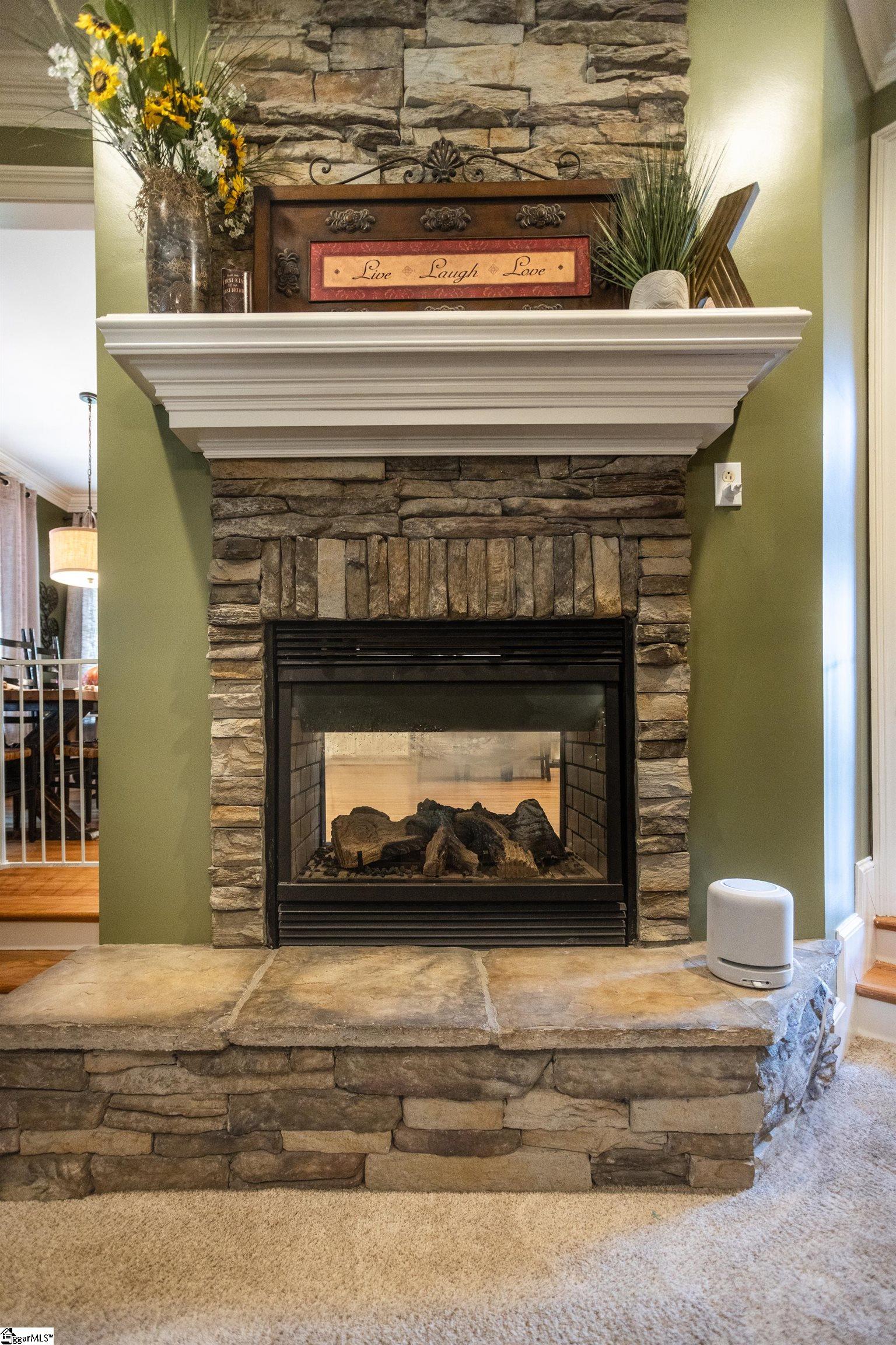 Simpsonville, South Carolina 29681, United States, 4 Bedrooms Bedrooms, ,3 BathroomsBathrooms,Residential,Contingent,198910