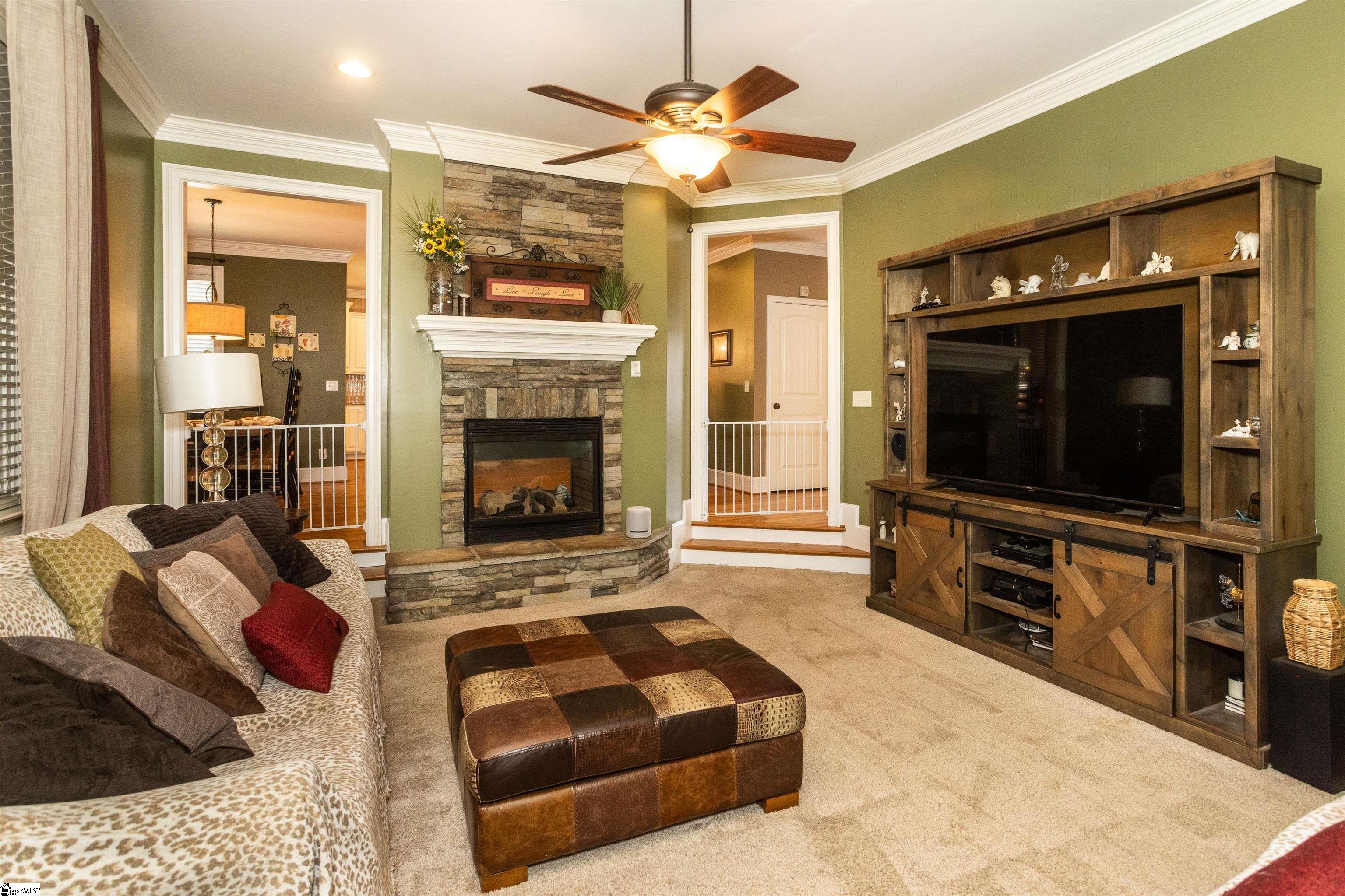 Simpsonville, South Carolina 29681, United States, 4 Bedrooms Bedrooms, ,3 BathroomsBathrooms,Residential,Contingent,198910