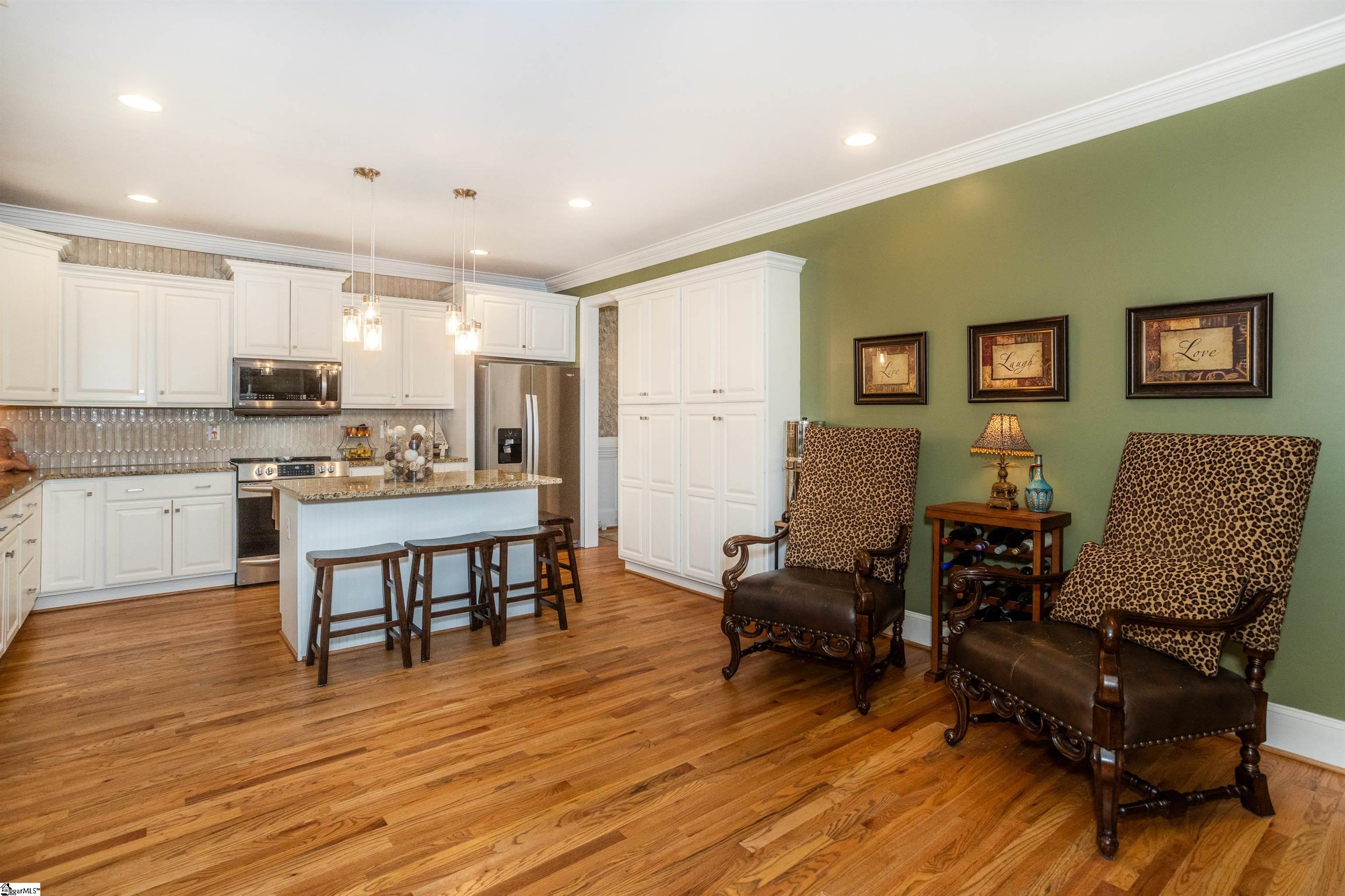 Simpsonville, South Carolina 29681, United States, 4 Bedrooms Bedrooms, ,3 BathroomsBathrooms,Residential,Contingent,198910