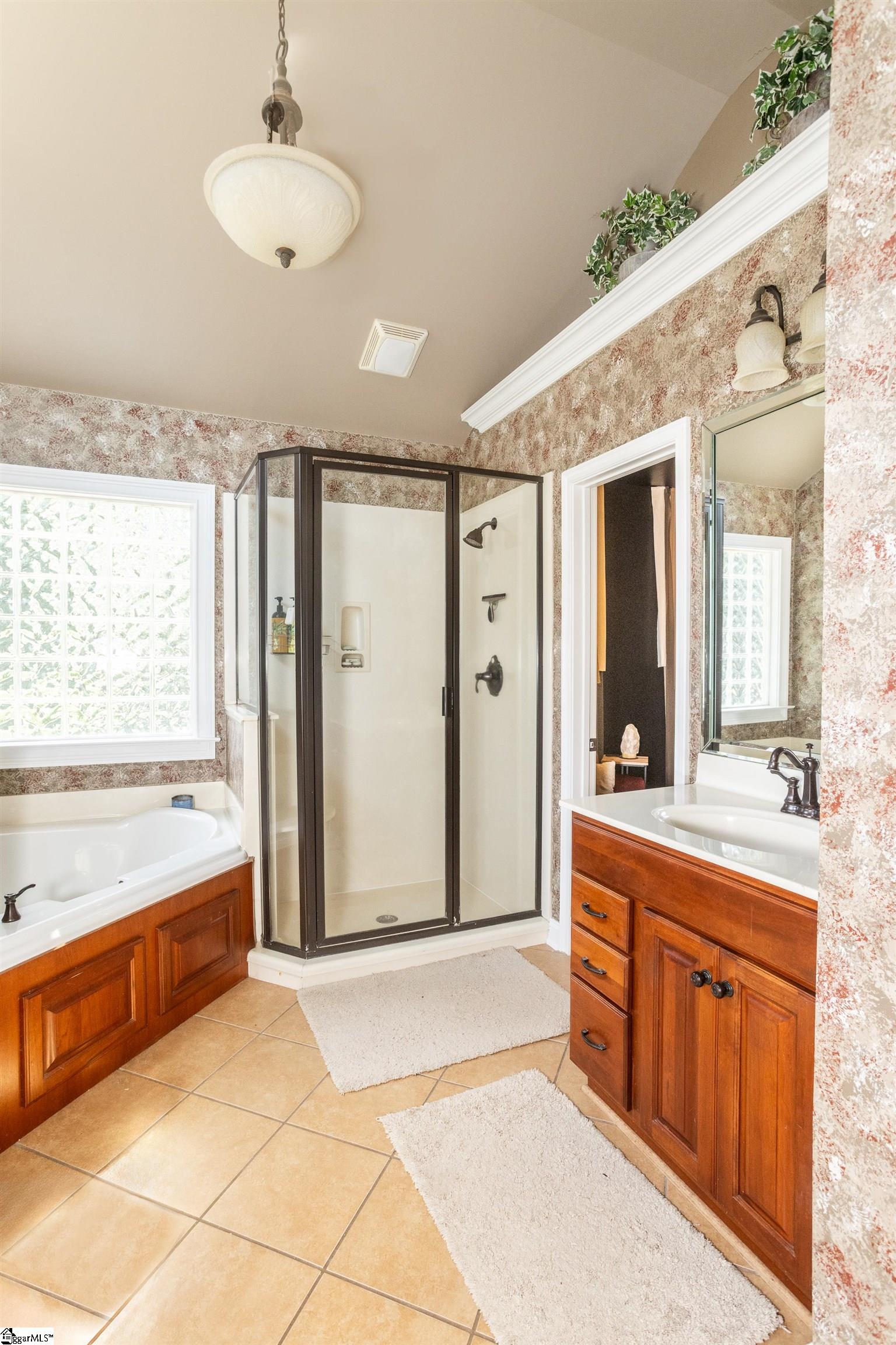 Simpsonville, South Carolina 29681, United States, 4 Bedrooms Bedrooms, ,3 BathroomsBathrooms,Residential,Contingent,198910